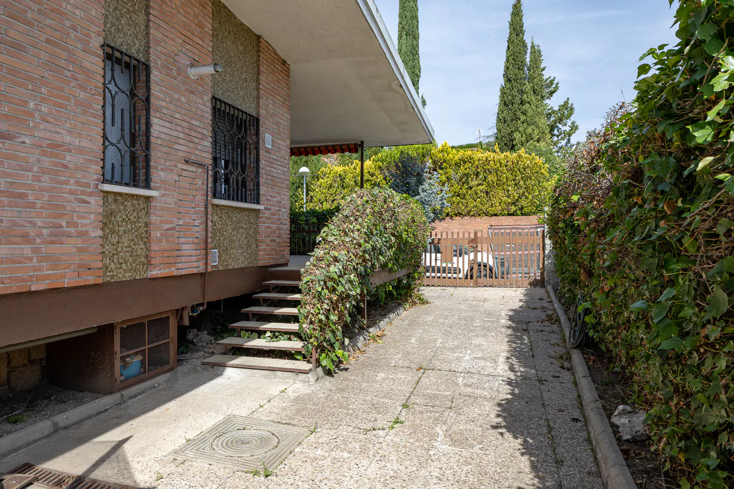 Image 0