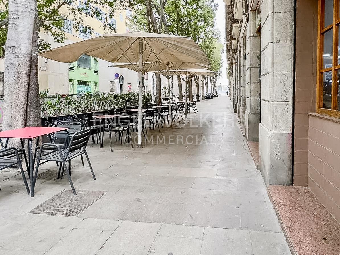Local con Licencia C3 + VIVIENDA en El Raval (Ciutat Vella)