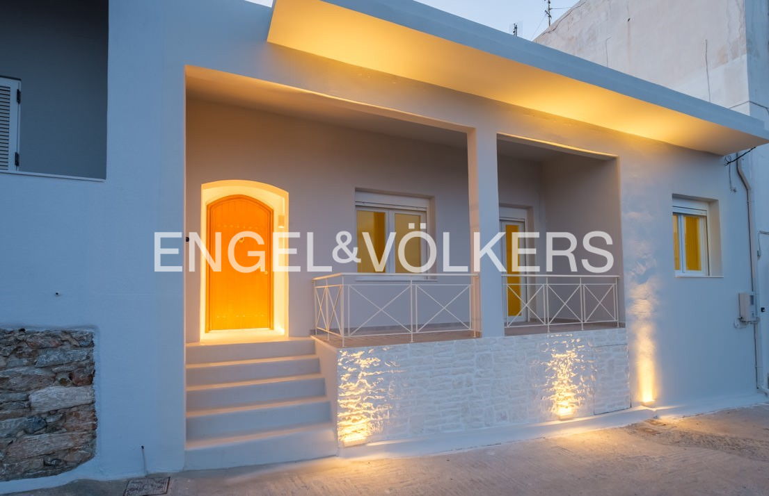 Minimalist Seafront Modern Home  in Ermoupolis, Syros