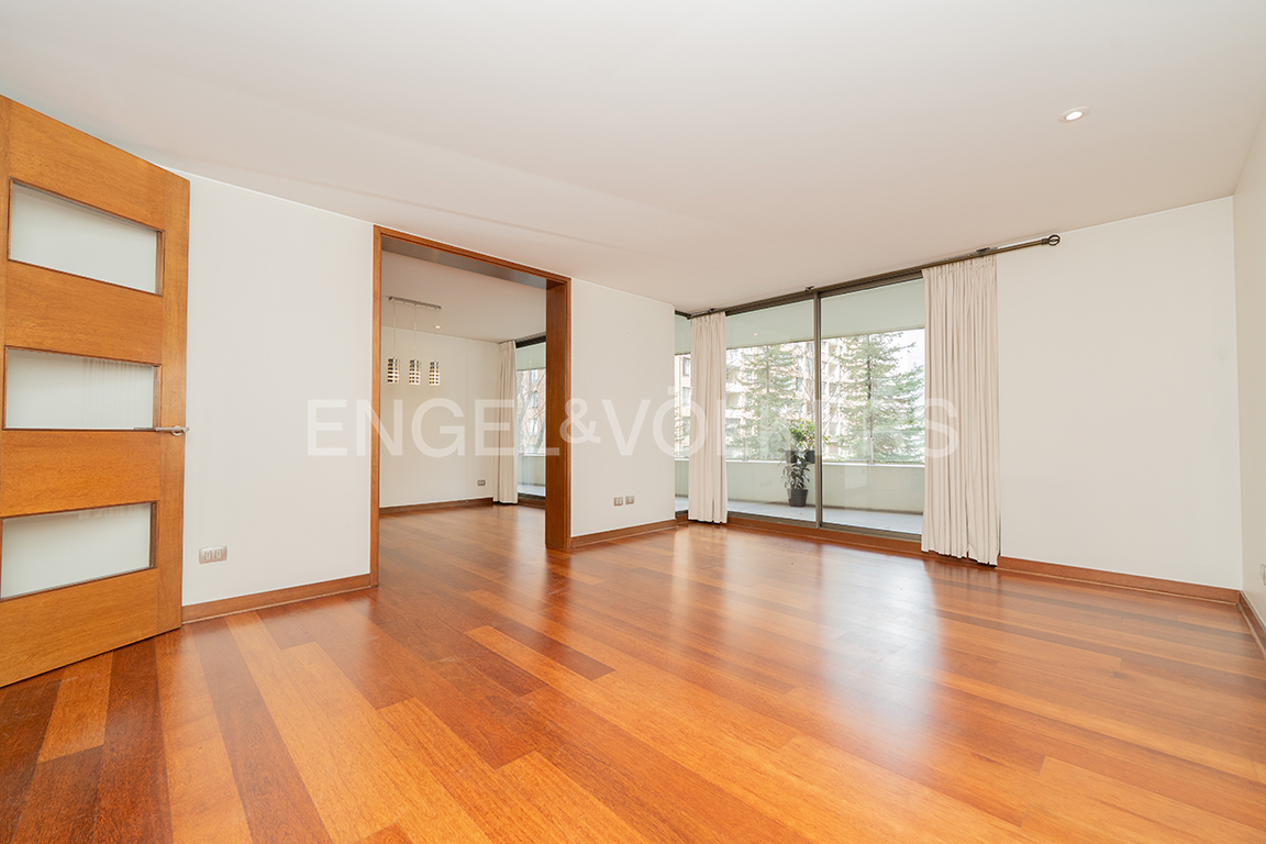 Arriendo-Departamento sector El Golf, con piscina