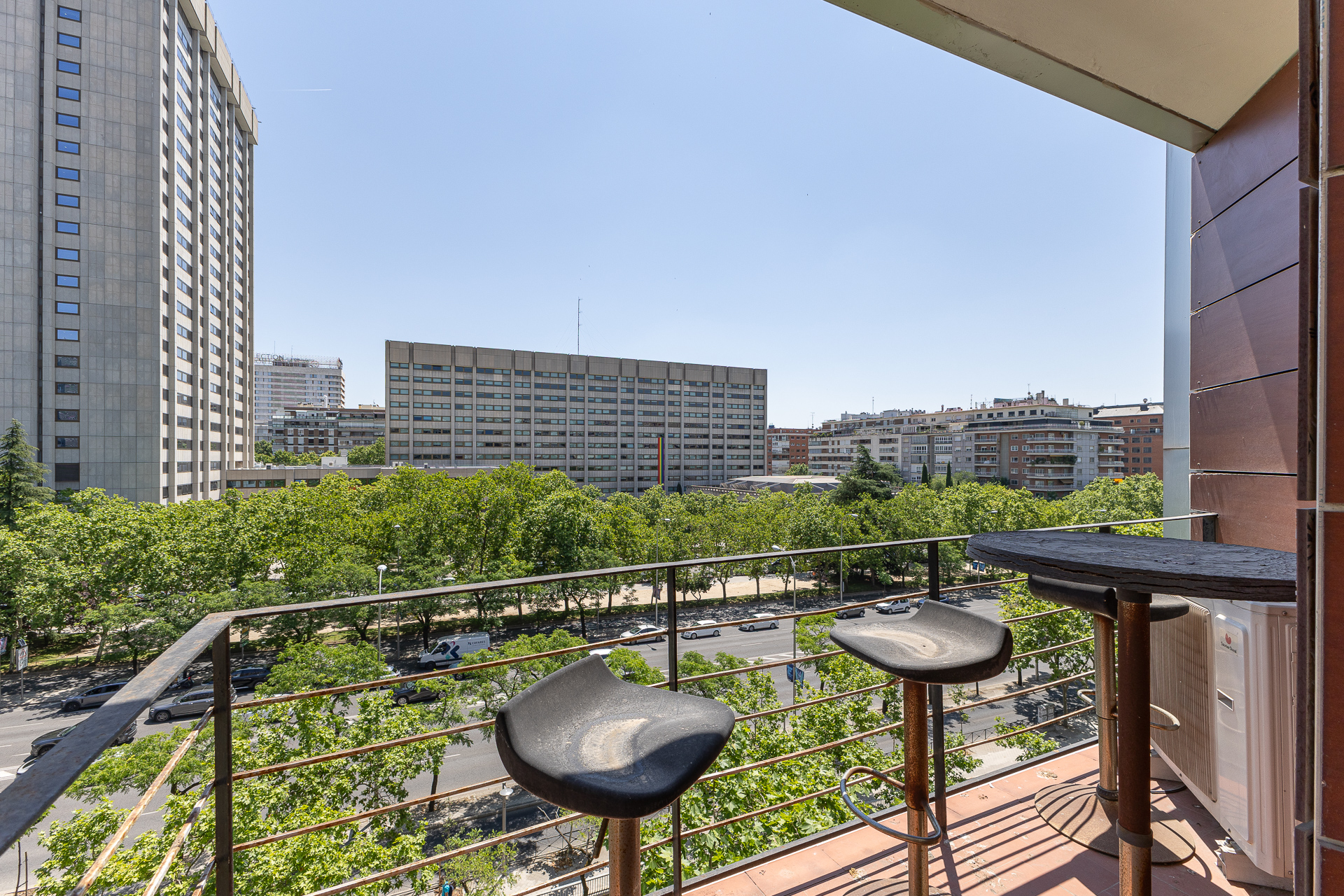Wonderful divisible apartment on Paseo de la Castellana, to renovate