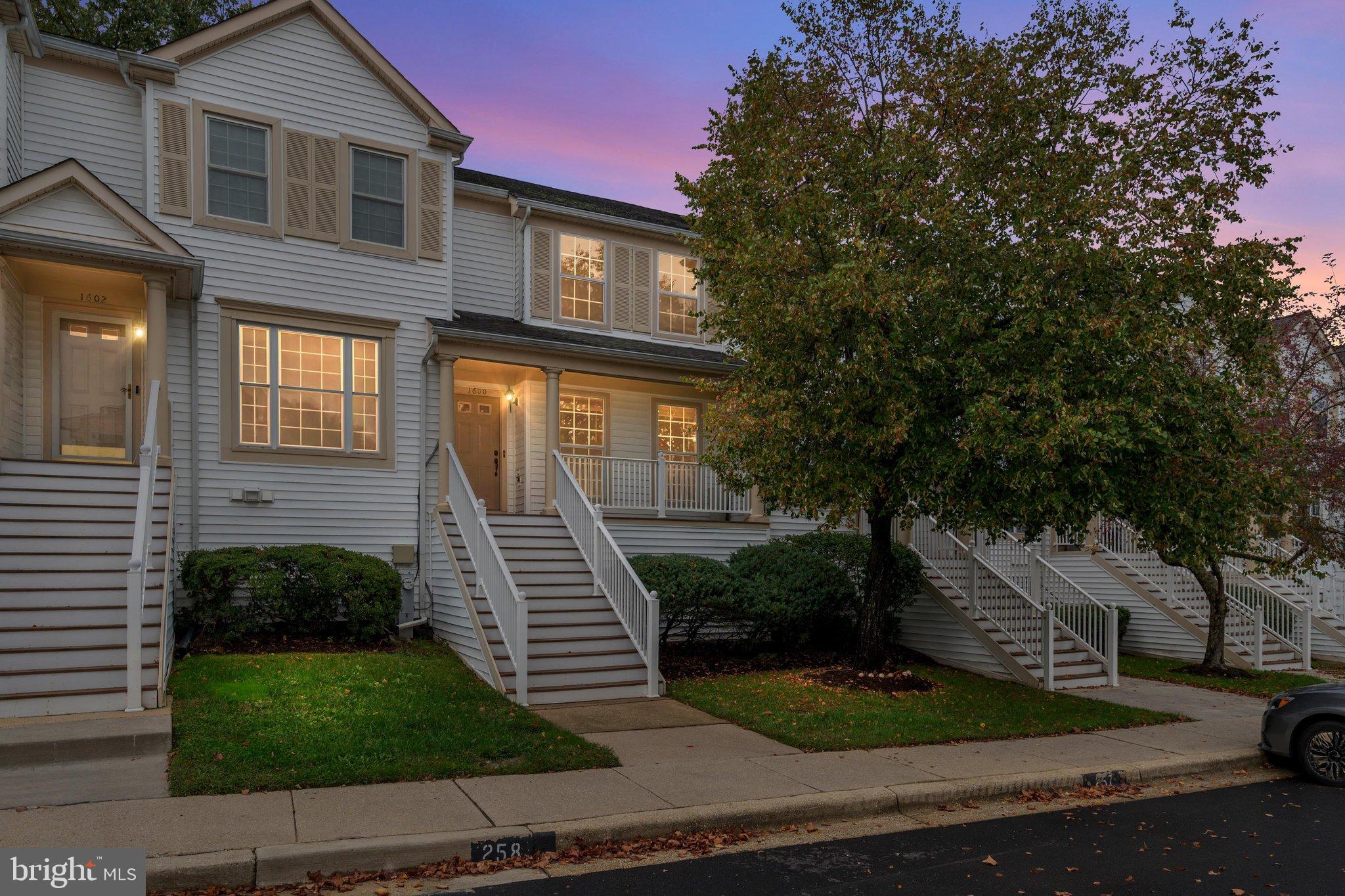 Beautifully Maintained Townhome in Cedar Grove