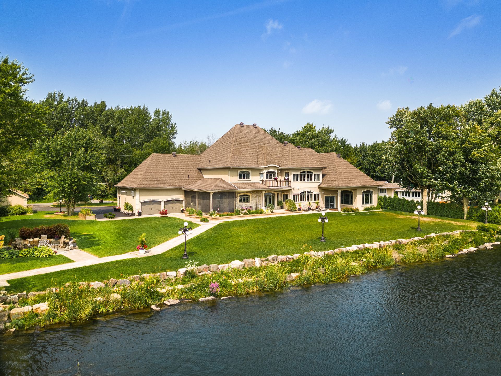 Waterfront property with panoramic river views