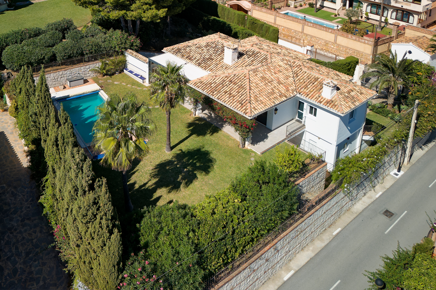 Exquisite villa with independent apartment in La Capellania