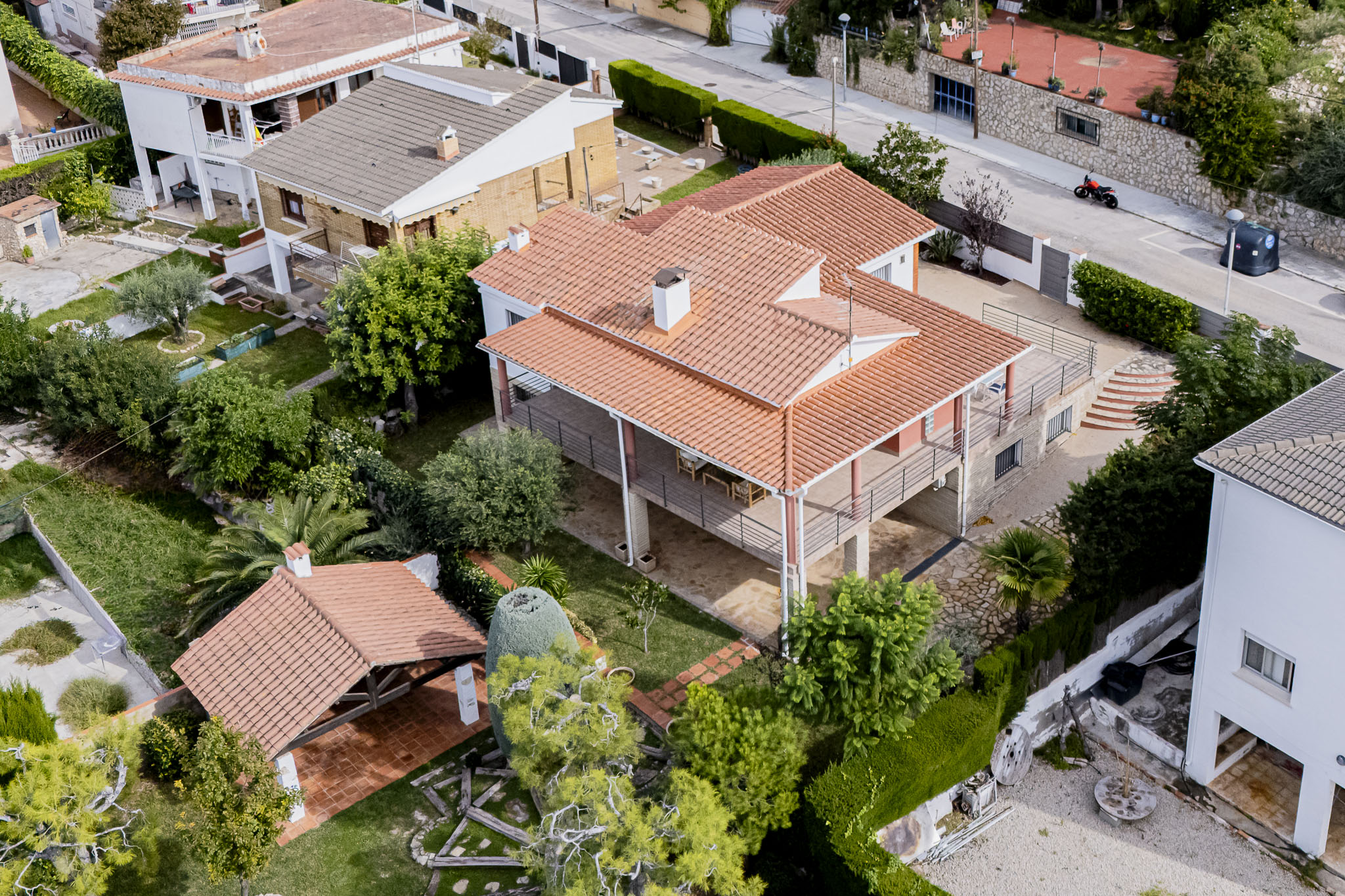 Exclusive family residence with sea and mountain views in Cunit