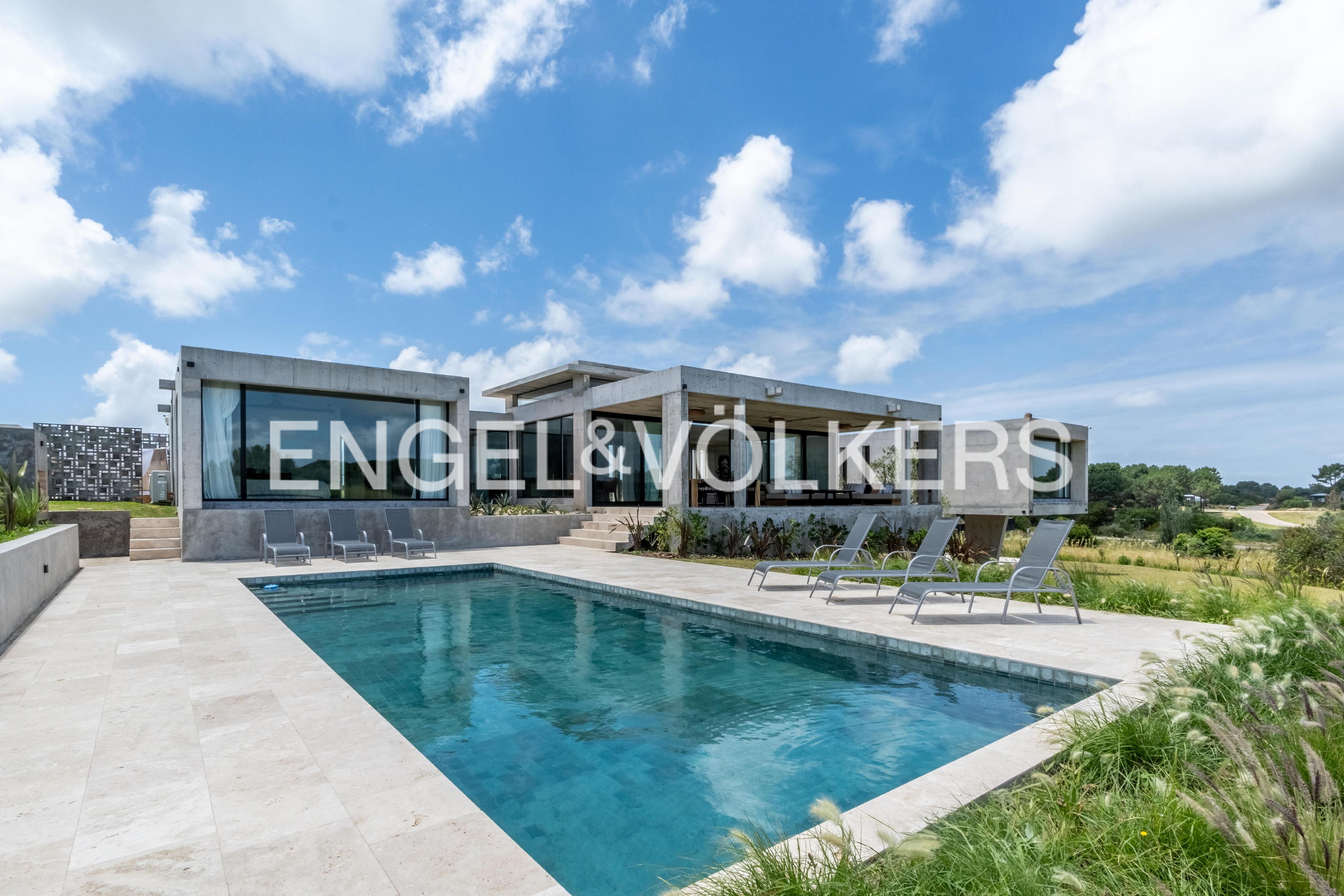 Brand new house in gated community in José Ignacio