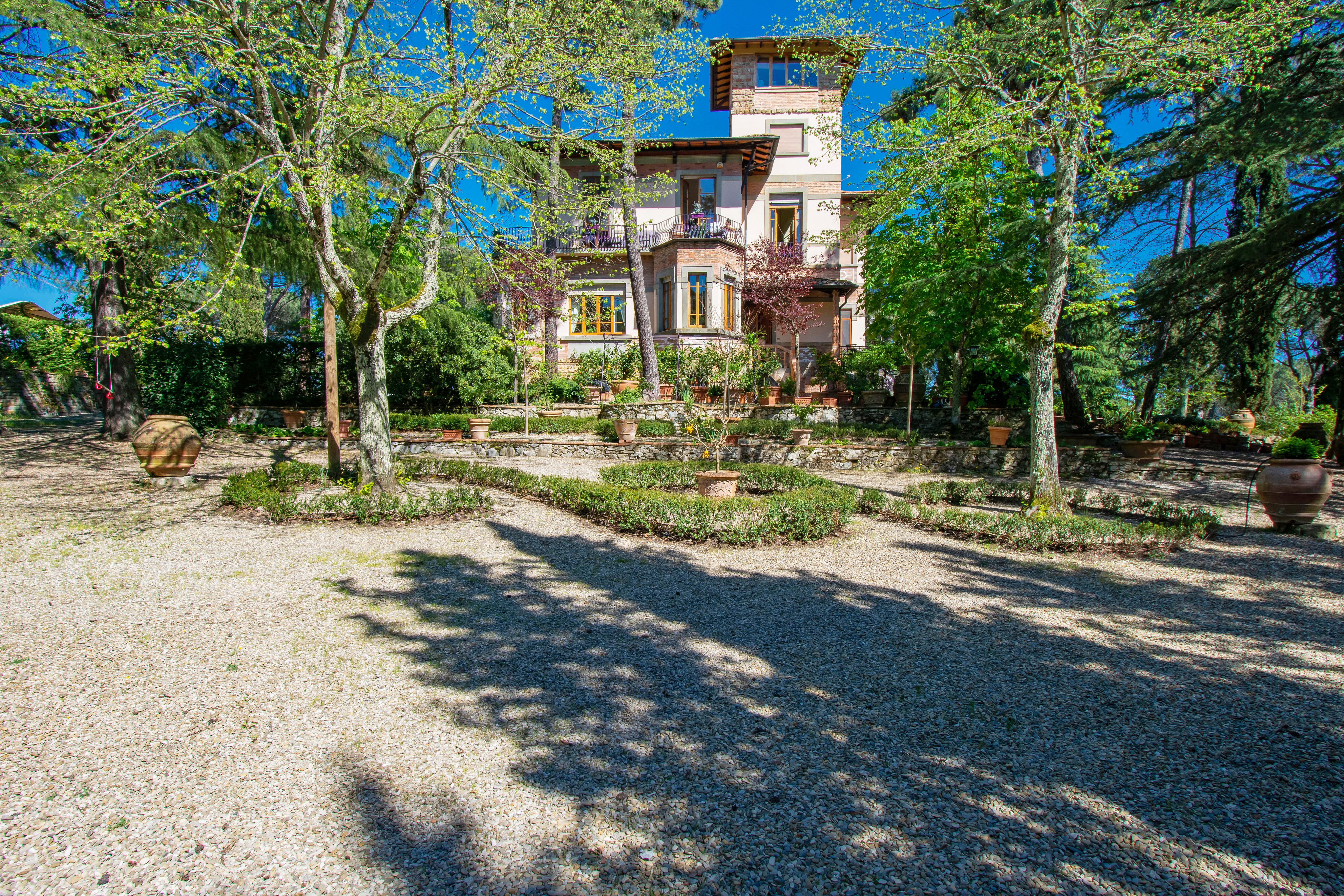 Elegante Villa Liberty nel Chianti Fiorentino