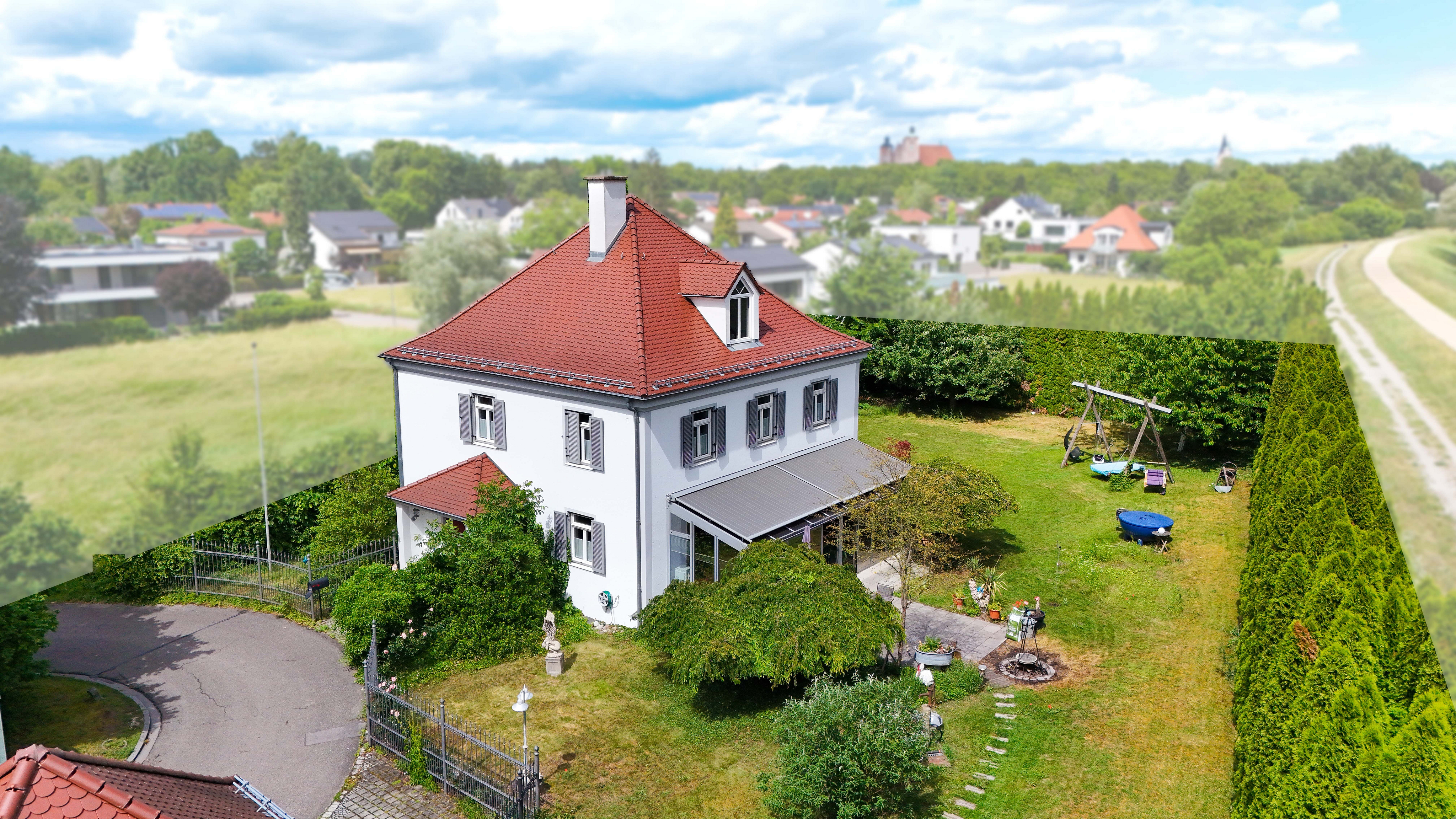 Lage Lage Lage! Stilvolle Stadtvilla mit historischem Charme