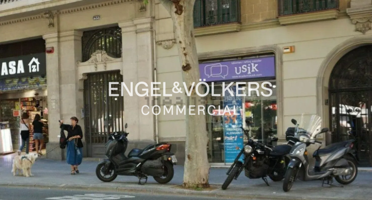 Gran local en Calle Corsega