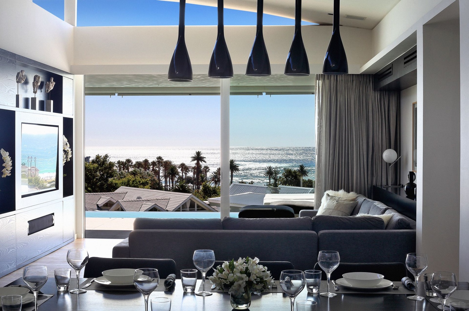 Furnished 4 bedroom apartment in Camps Bay
