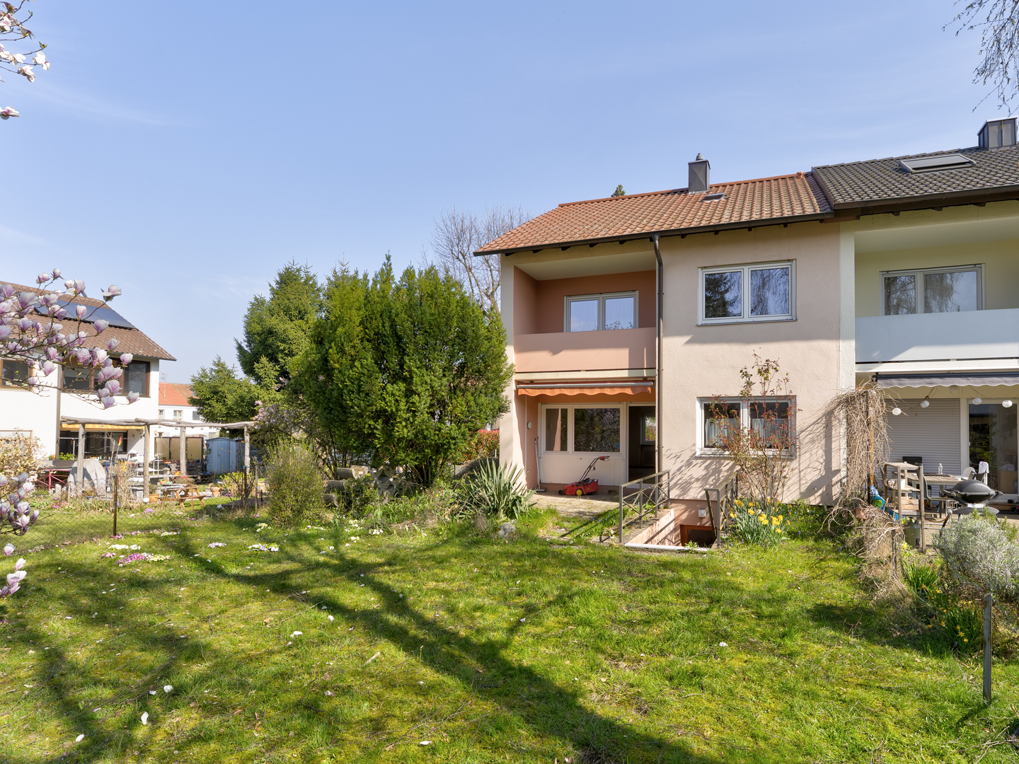 Charmantes Reihenendhaus auf Erbbaugrundstück