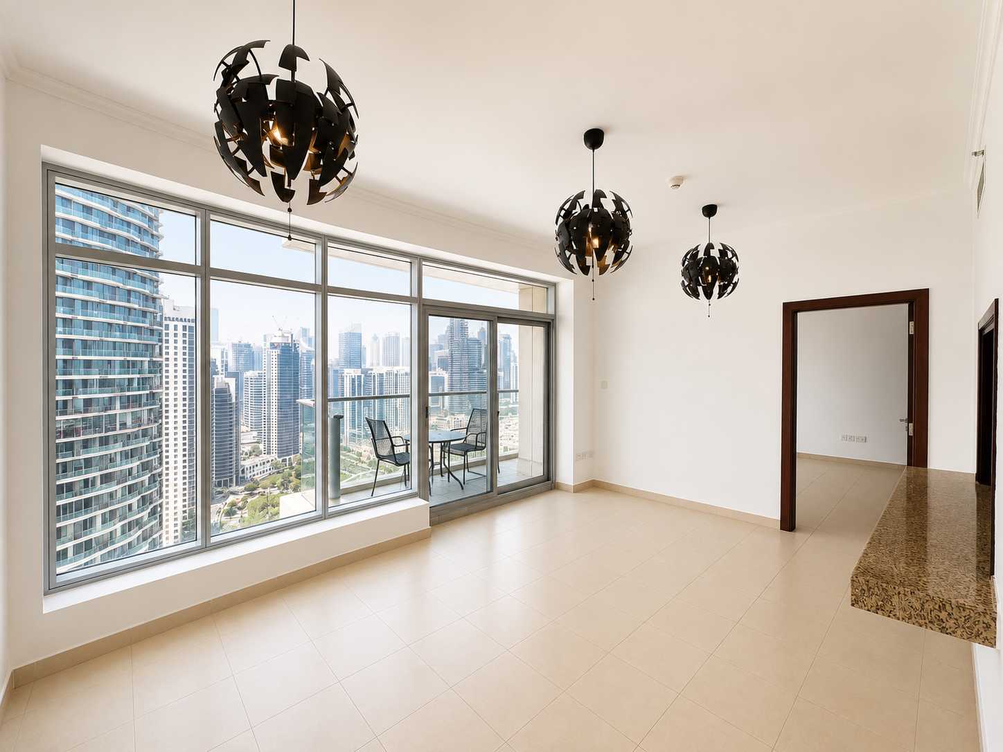 Chiller included | Spacious | Flexible cheques