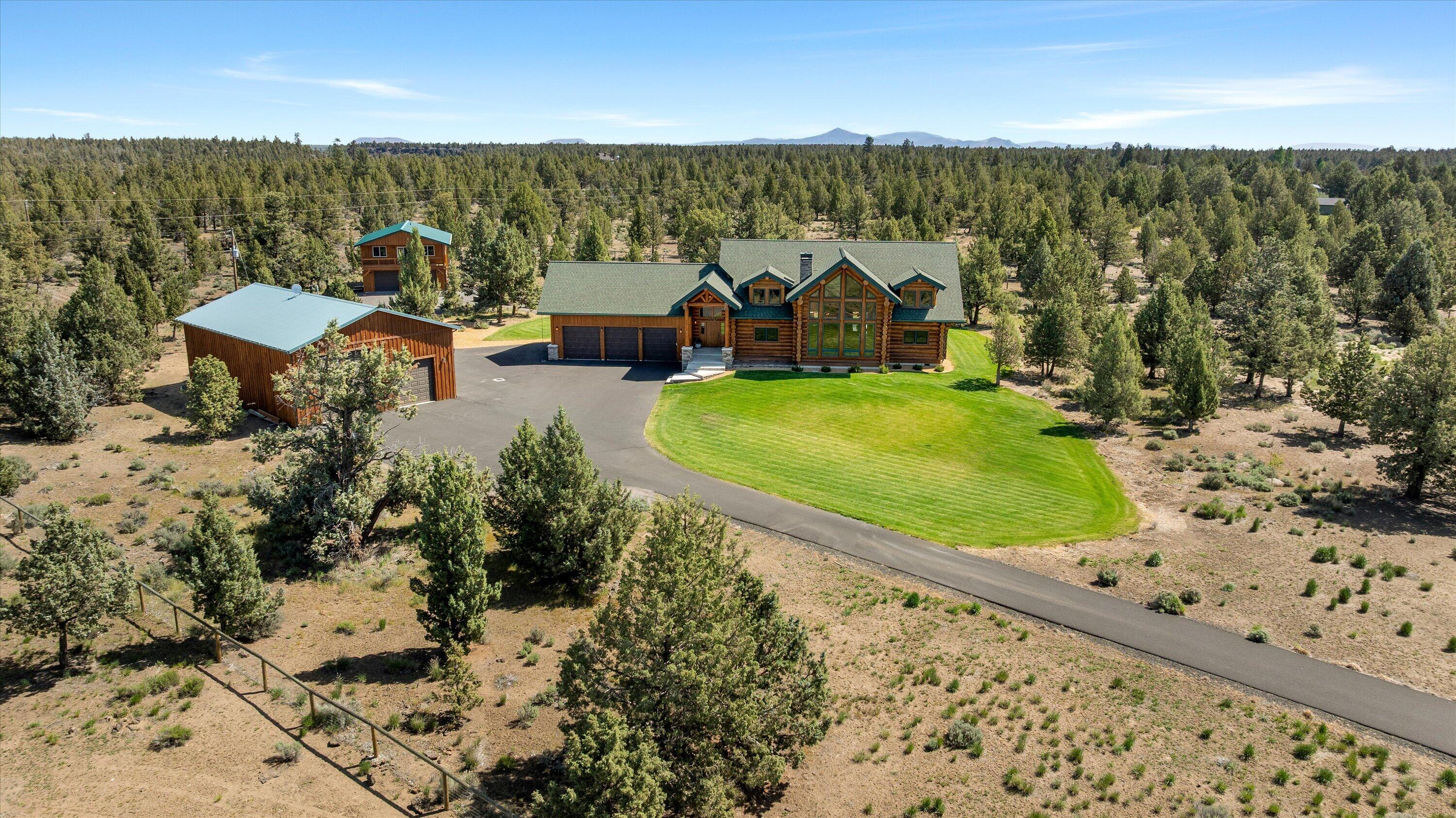 Extraordinary Timber Estate in Sisters