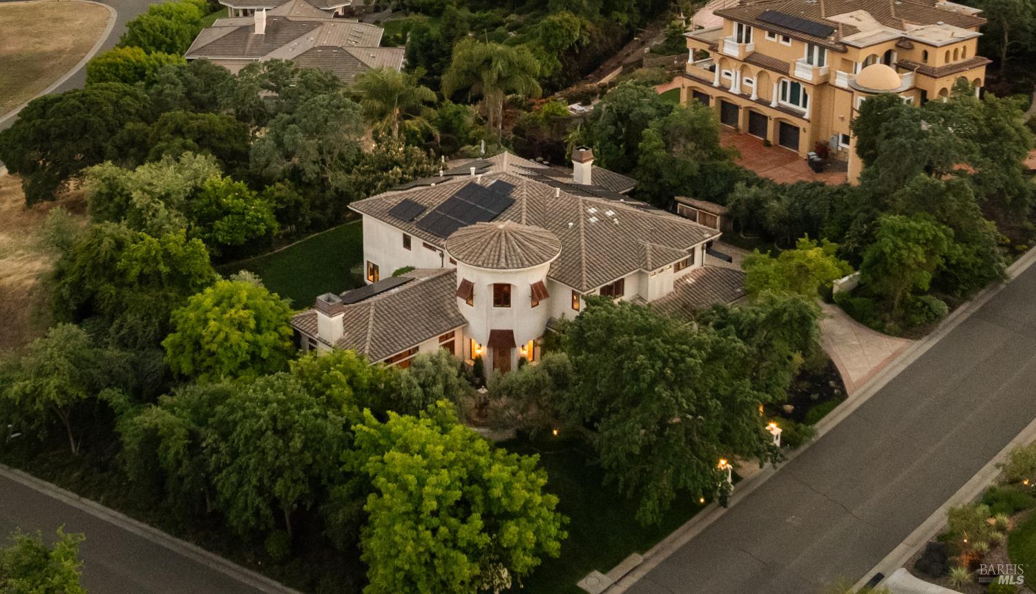 Luxury Living Surrounded by Rolling Hills