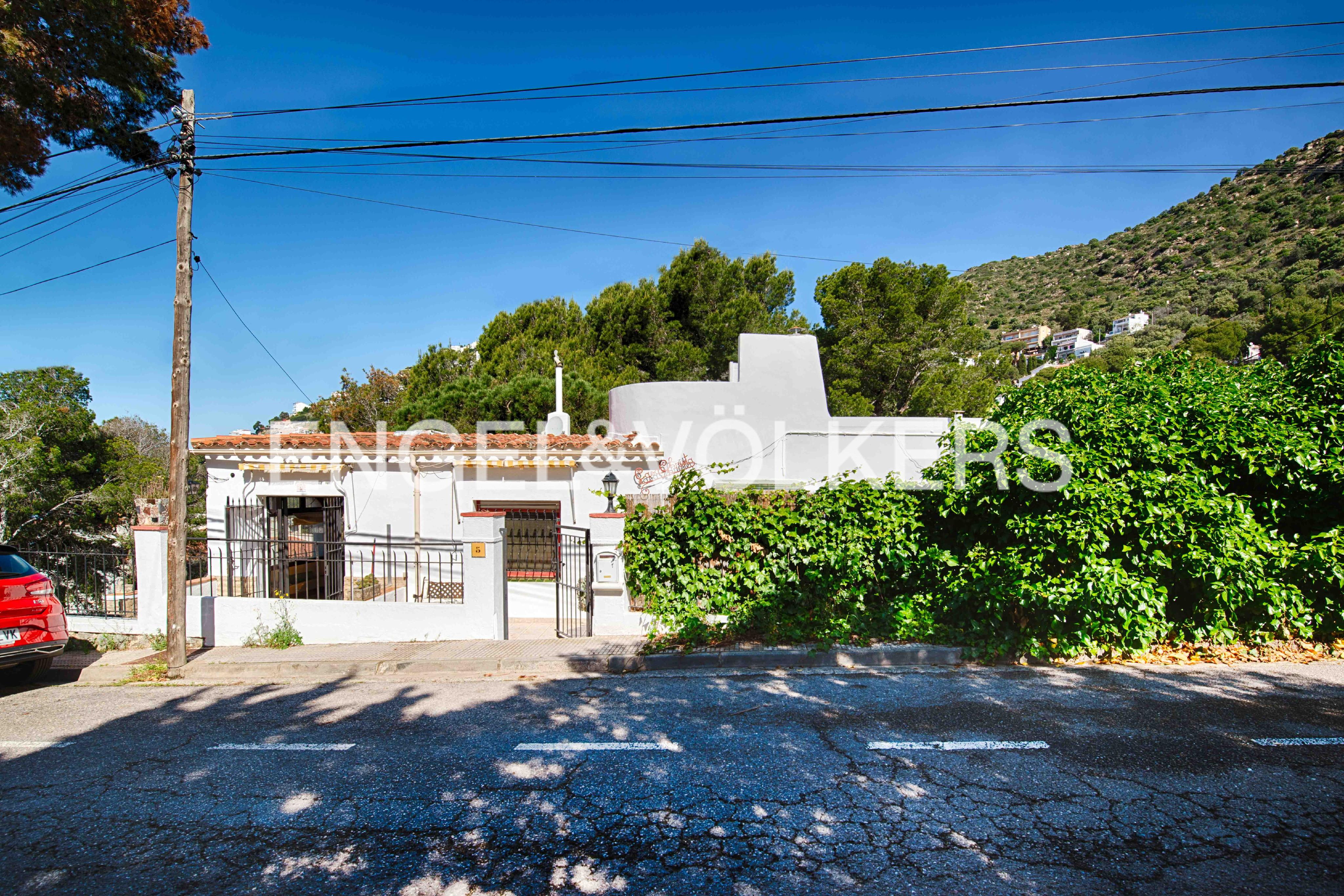 Encantadora casa en 2a linia de Mar