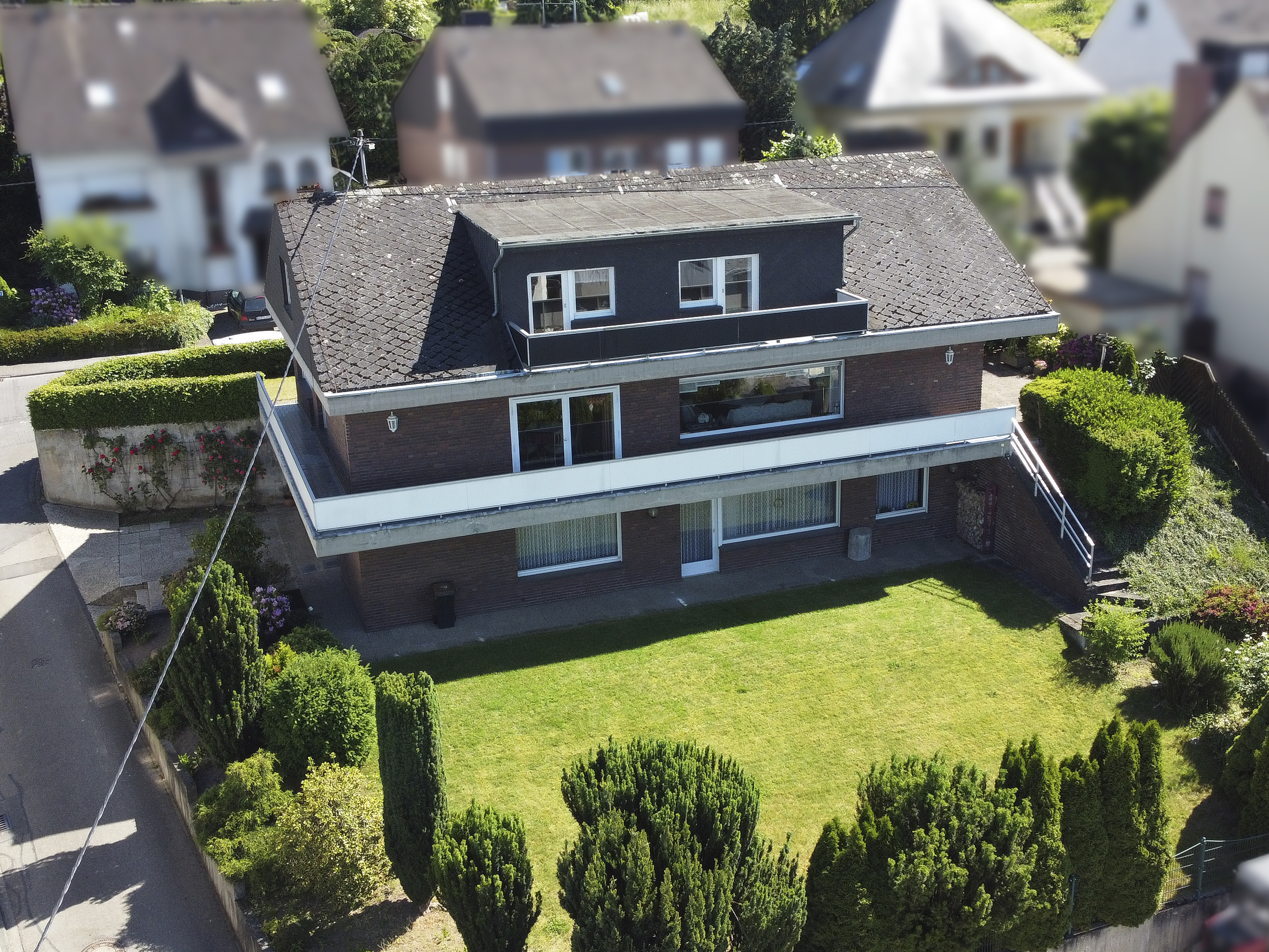 Großes Einfamilienhaus in bester Höhenlage von Mülheim-Kärlich