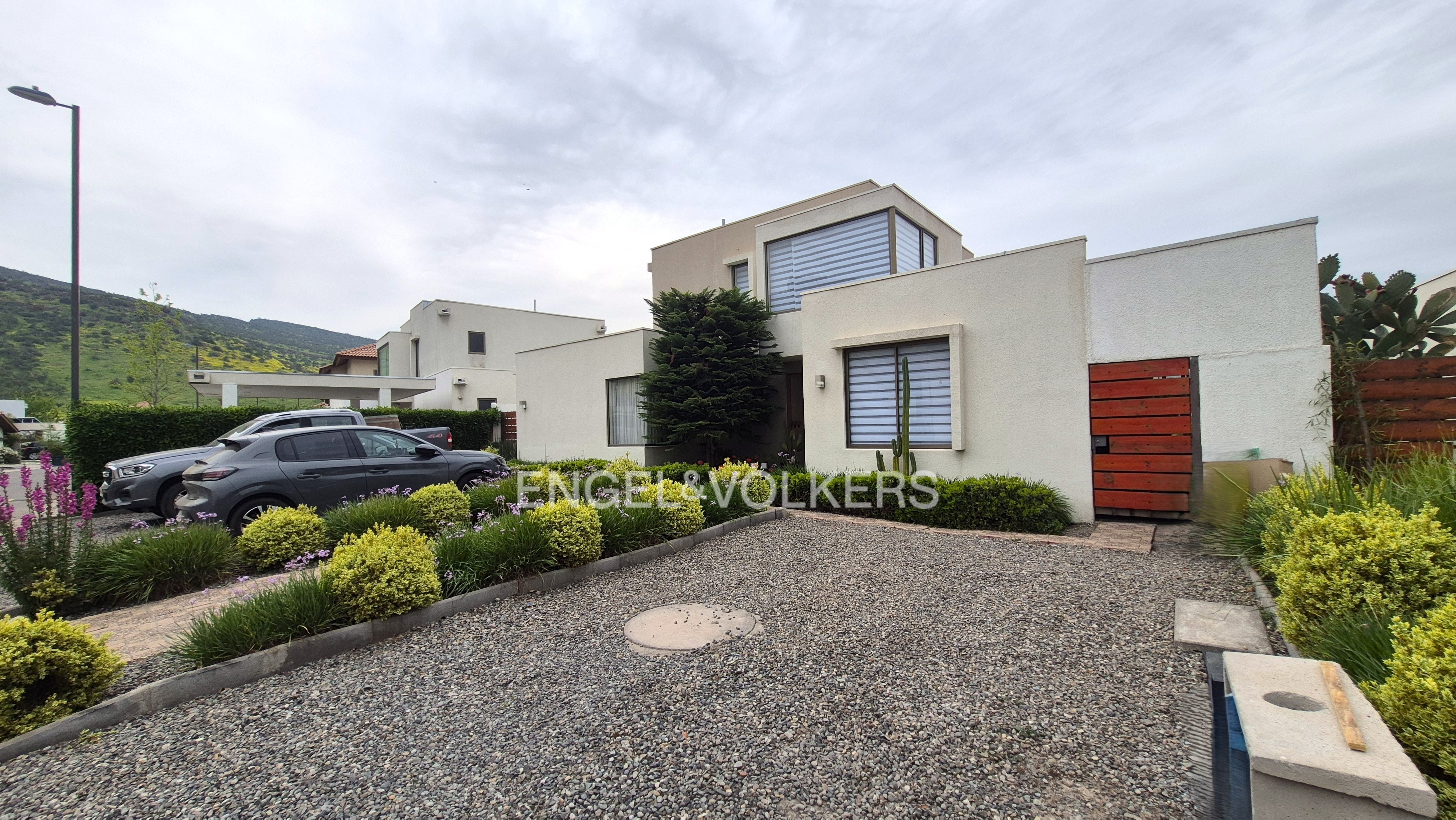 Arriendo Santa Elena | 3D + estar + escritorio | GC incluido