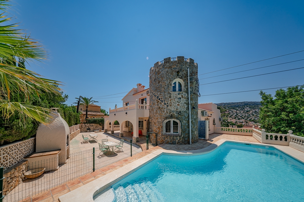 Villa renovada a 300 metros de la playa en Calpe