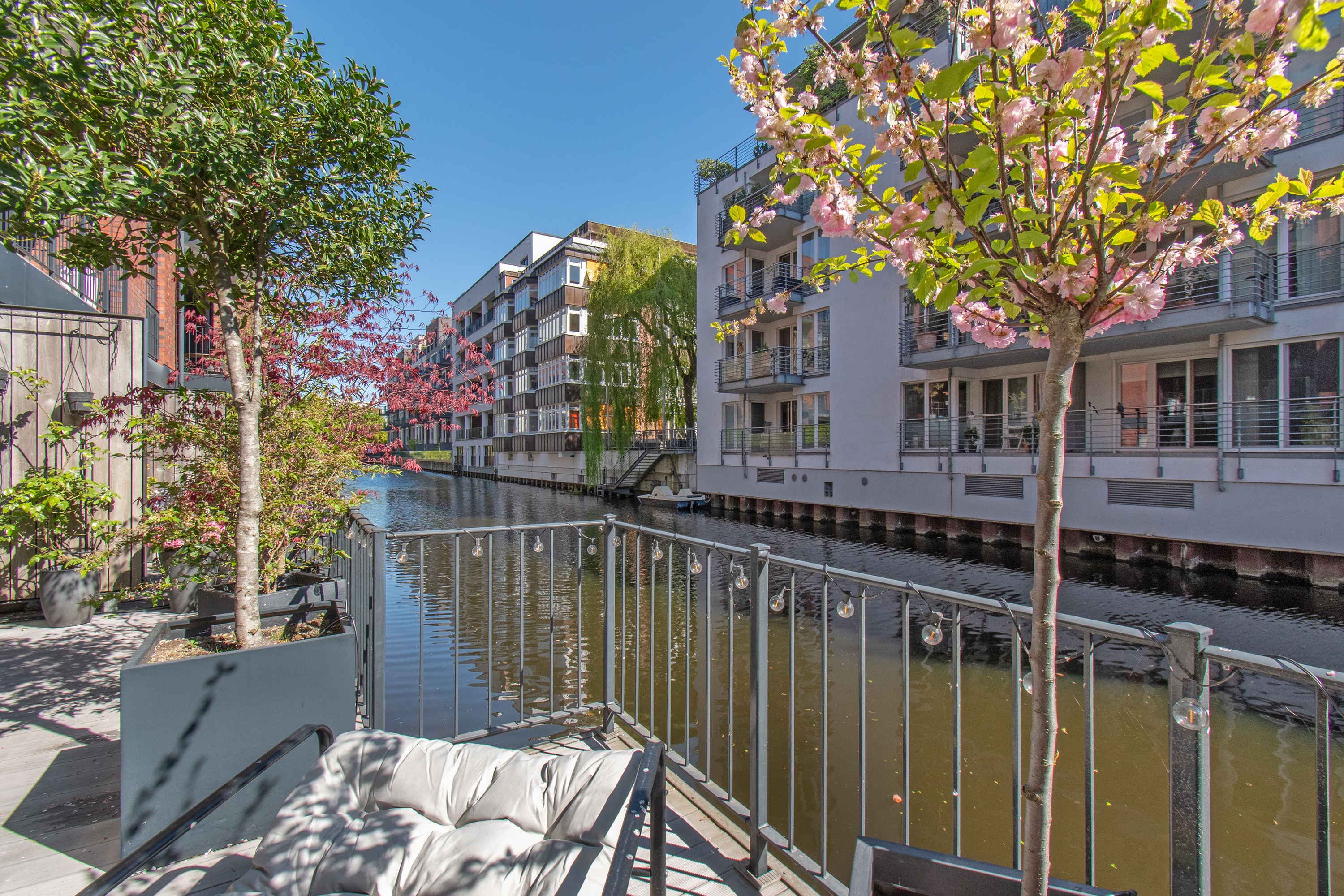 Exklusives Waterloft am Uhlenhorster Kanal – Modernes Maisonette-Wohnen
