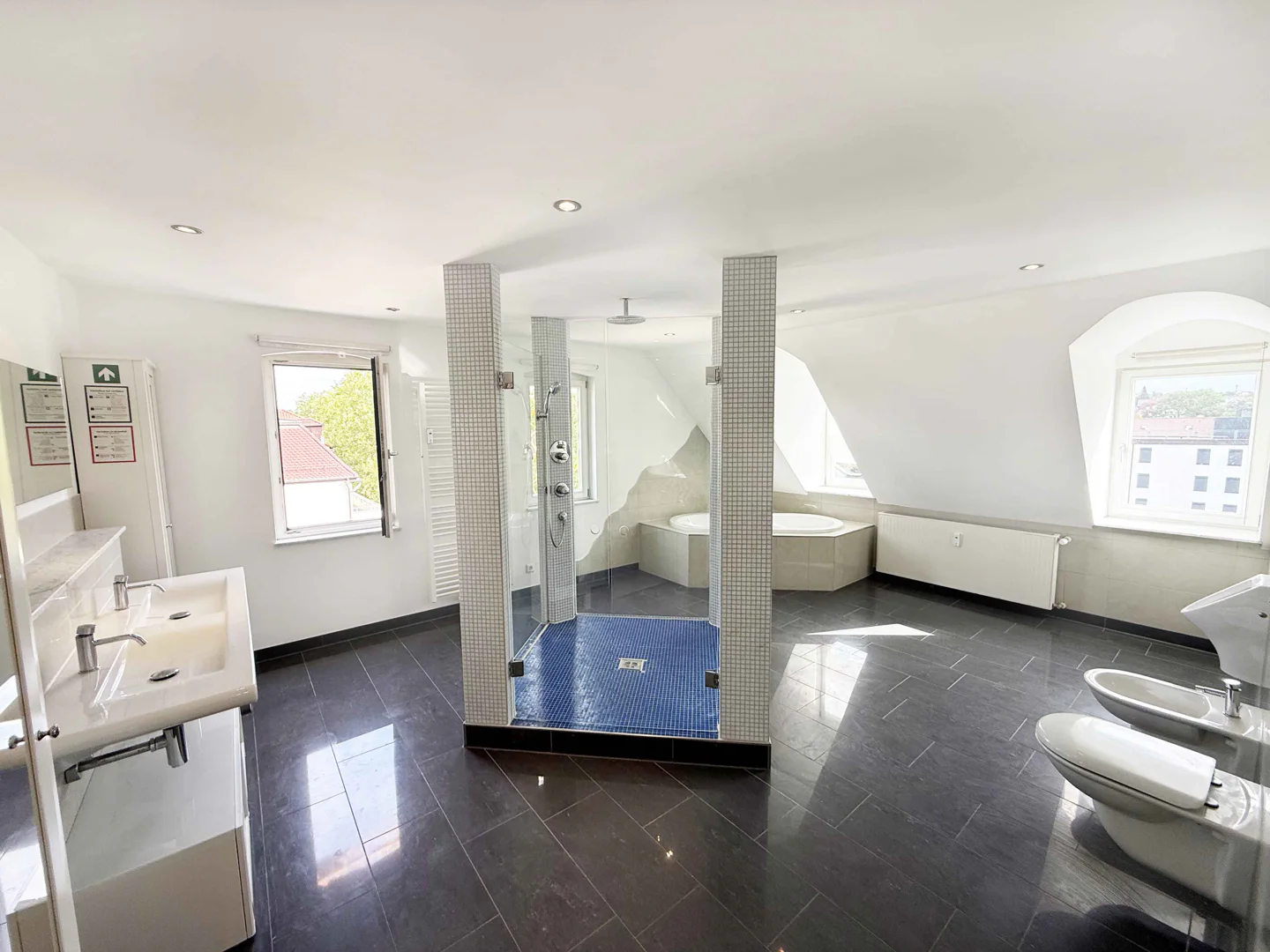 Großzügige 5-Zimmer-Maisonettewohnung in gefragter Lage - Photo 4