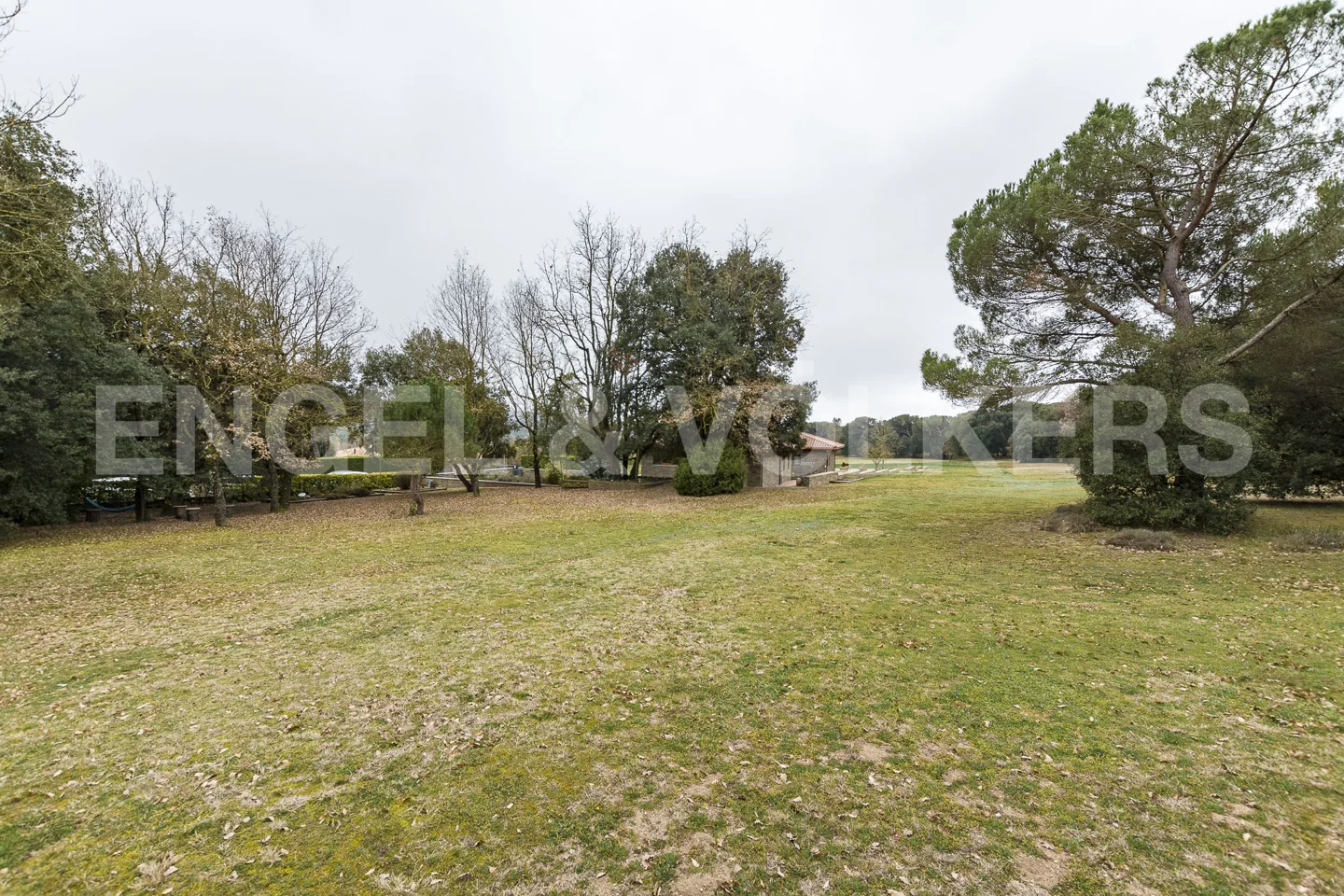 Flat plot for sale in el Brull