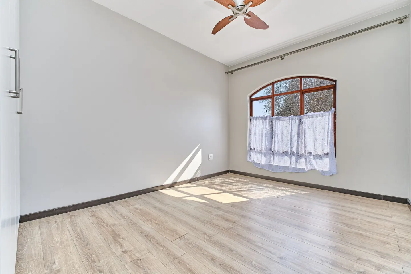 Unit 5 Avignon, Lonehill - Tshepo EV 1.jpg