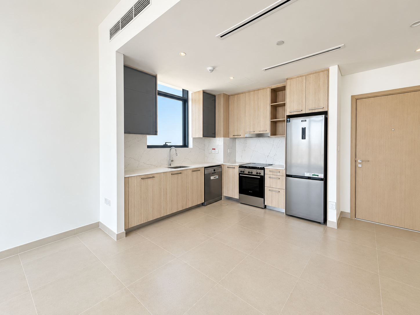 High Floor | Semi-Furnished | Vacant