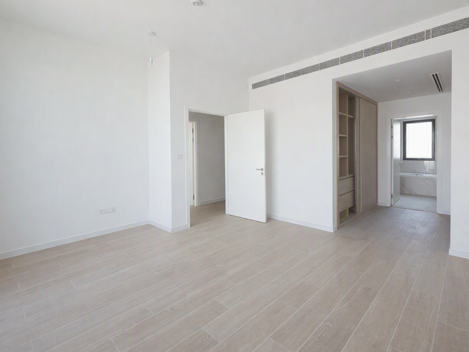 4 Bed Room | Single Row | Closed Kitchen