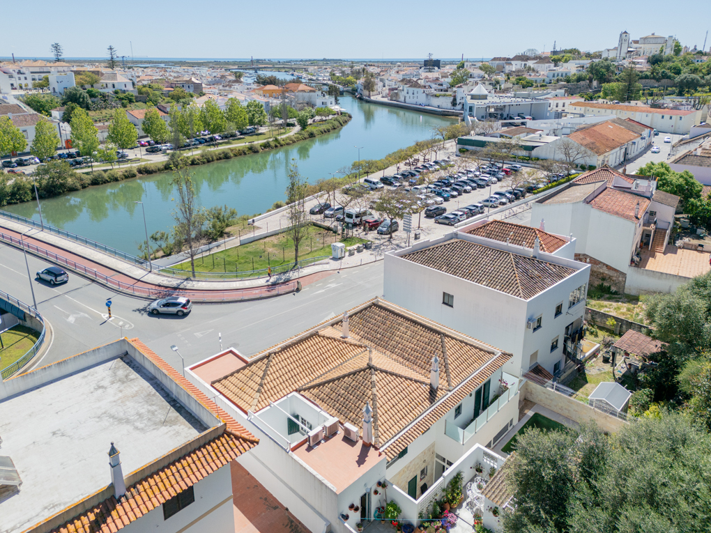 3-Bed Apartment with River View in Tavira Centre