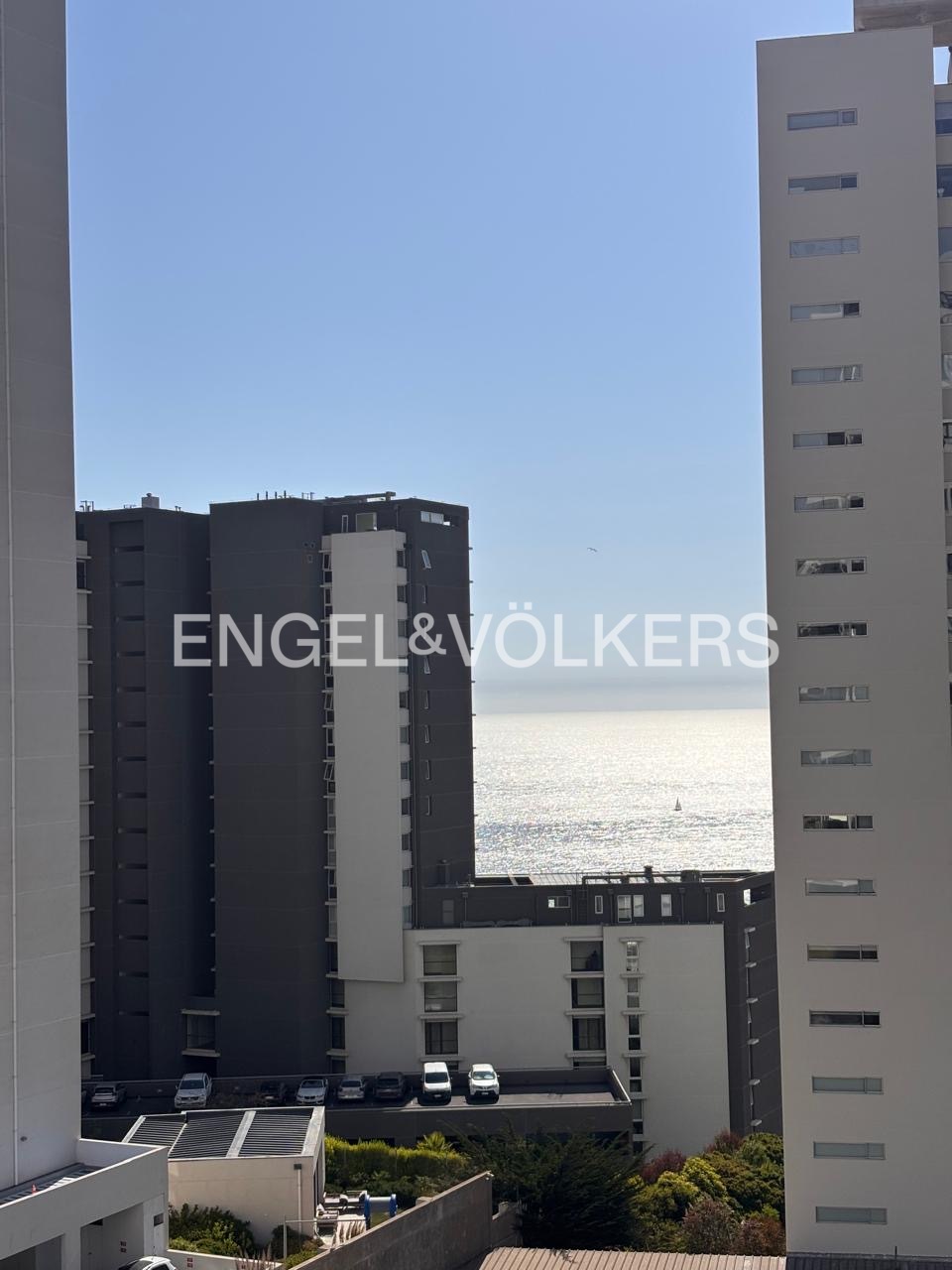 Moderno departamento con vista al mar