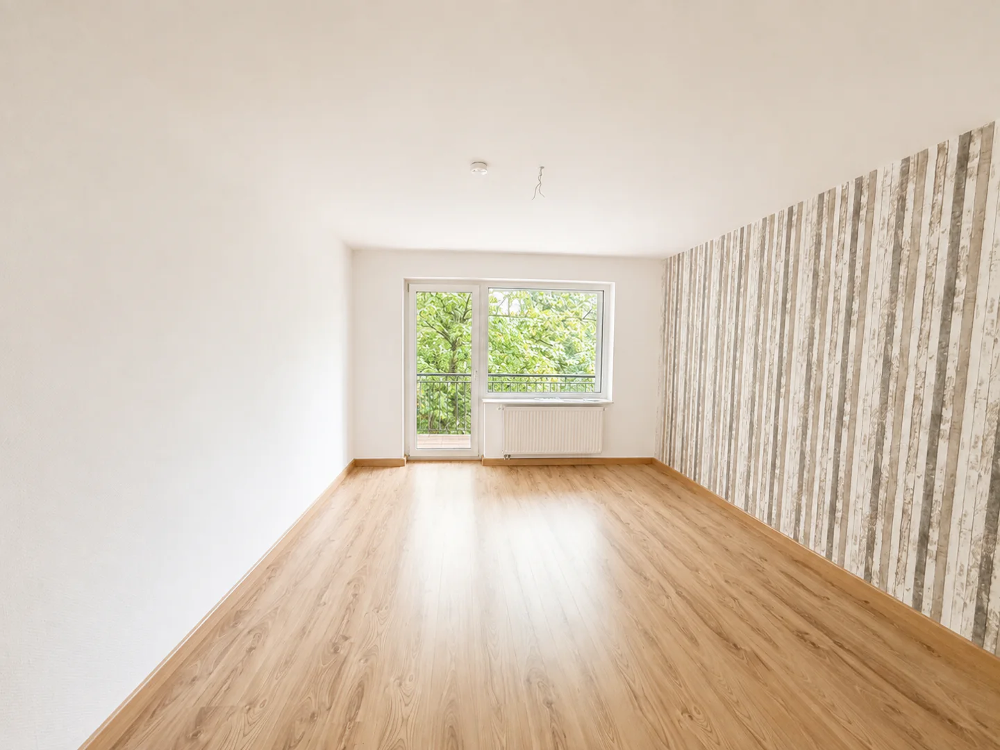 Stilvolle 2-Zimmer-Wohnung mit Balkon und Blick ins Grüne in Solingen - Photo 4