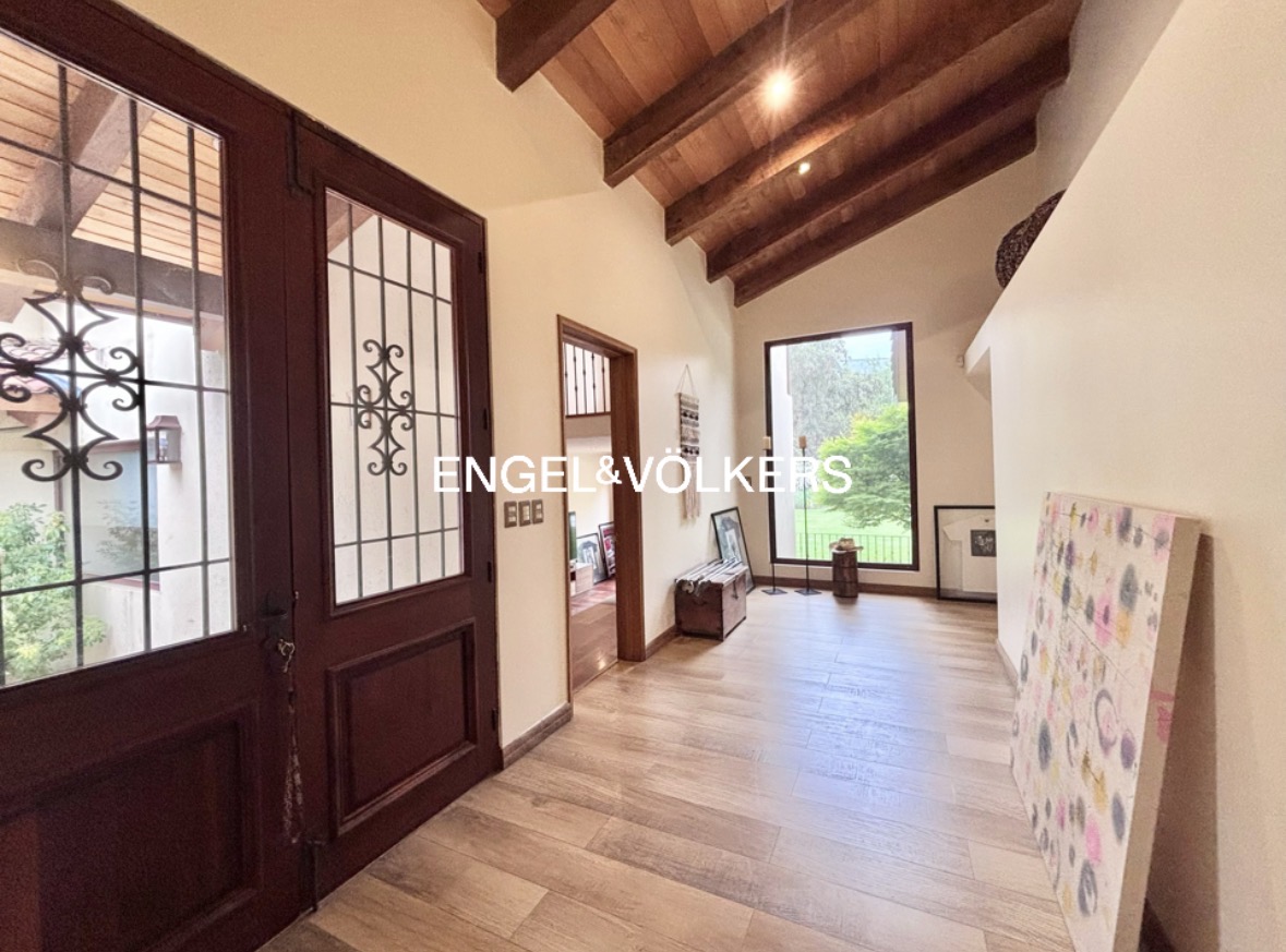 Casa en Exclusivo Condominio, Borde Cancha