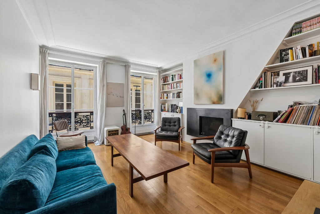 Paris II - 3 pièces traversant avec 2 chambres - Bonne Nouvelle