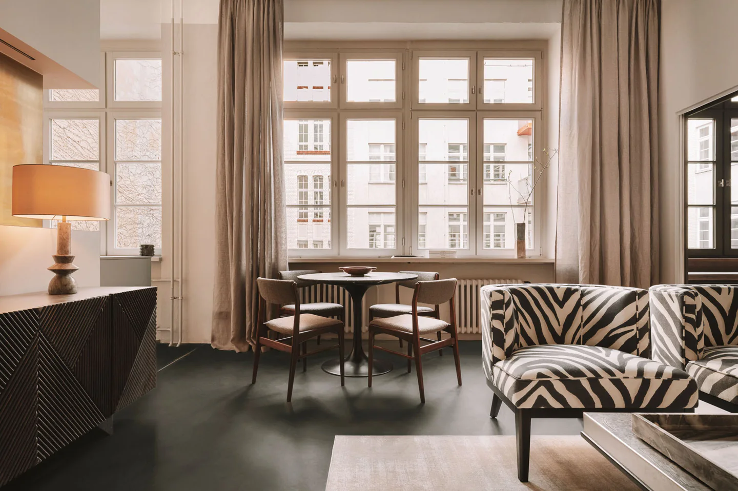 Design trifft Geschichte – exklusive 2-Zimmer-Wohnung mit Charakter - Photo 2