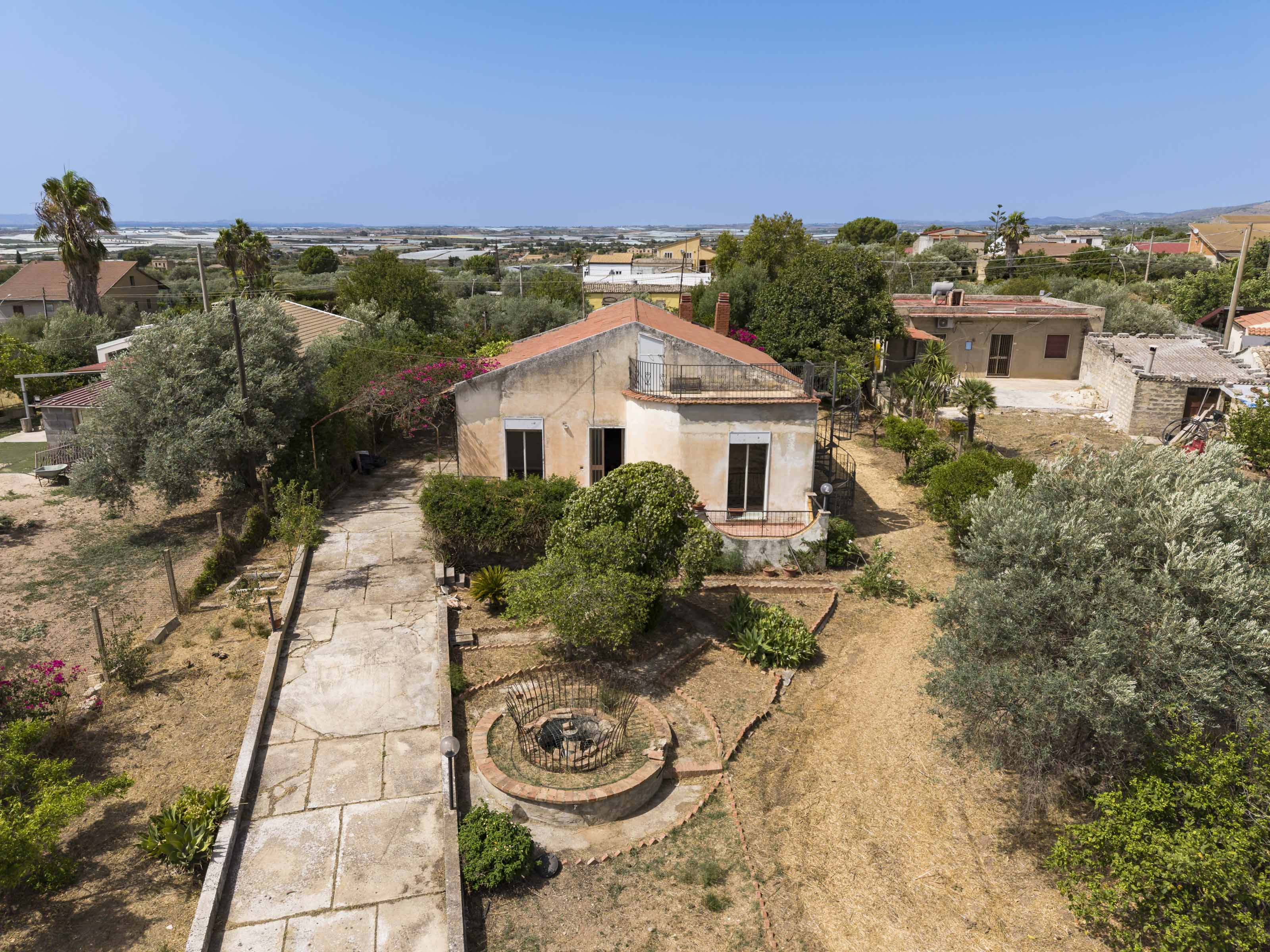 "Chiaramonte" House