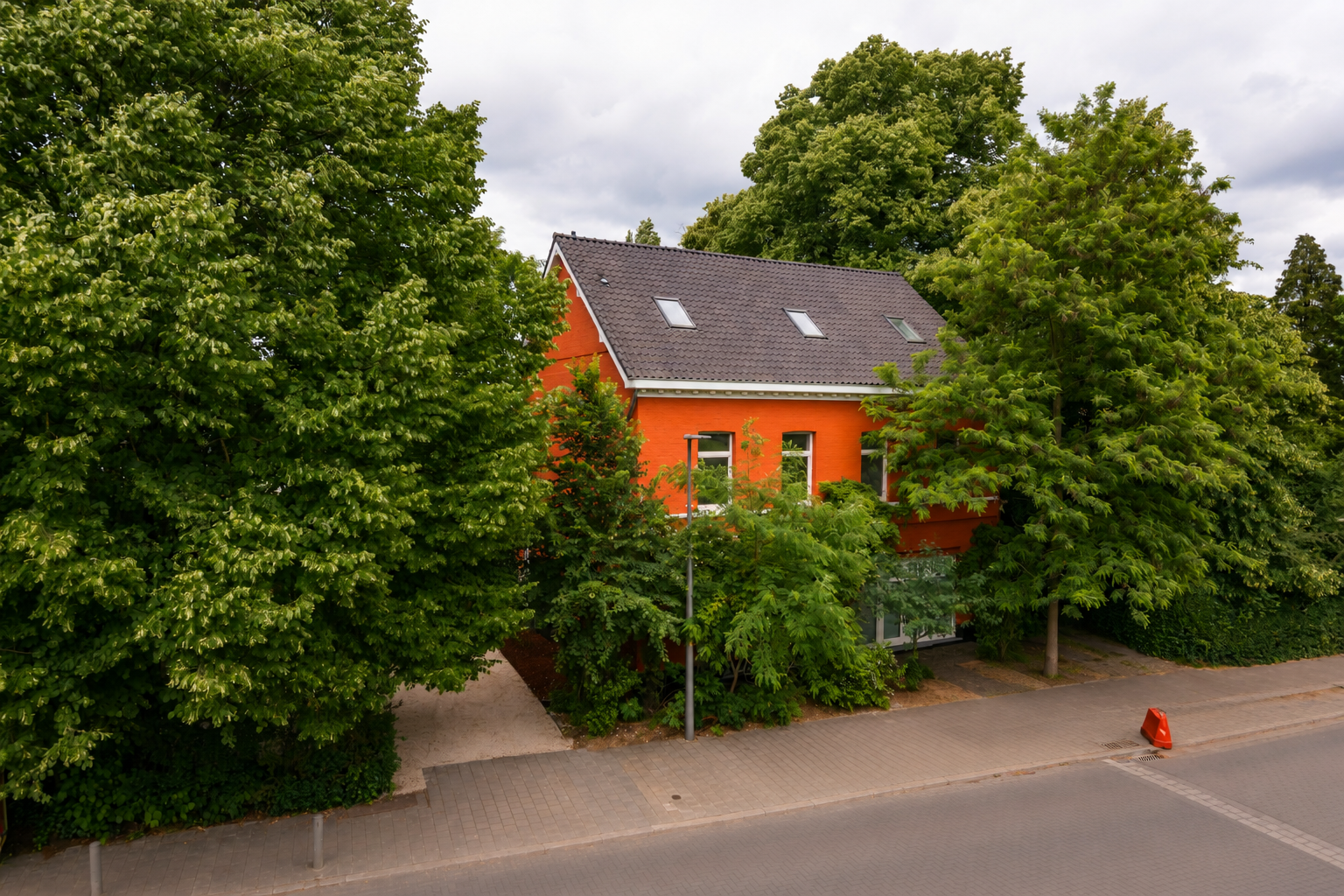 Volledig gerenoveerd dakappartement op toplocatie in Ekeren!