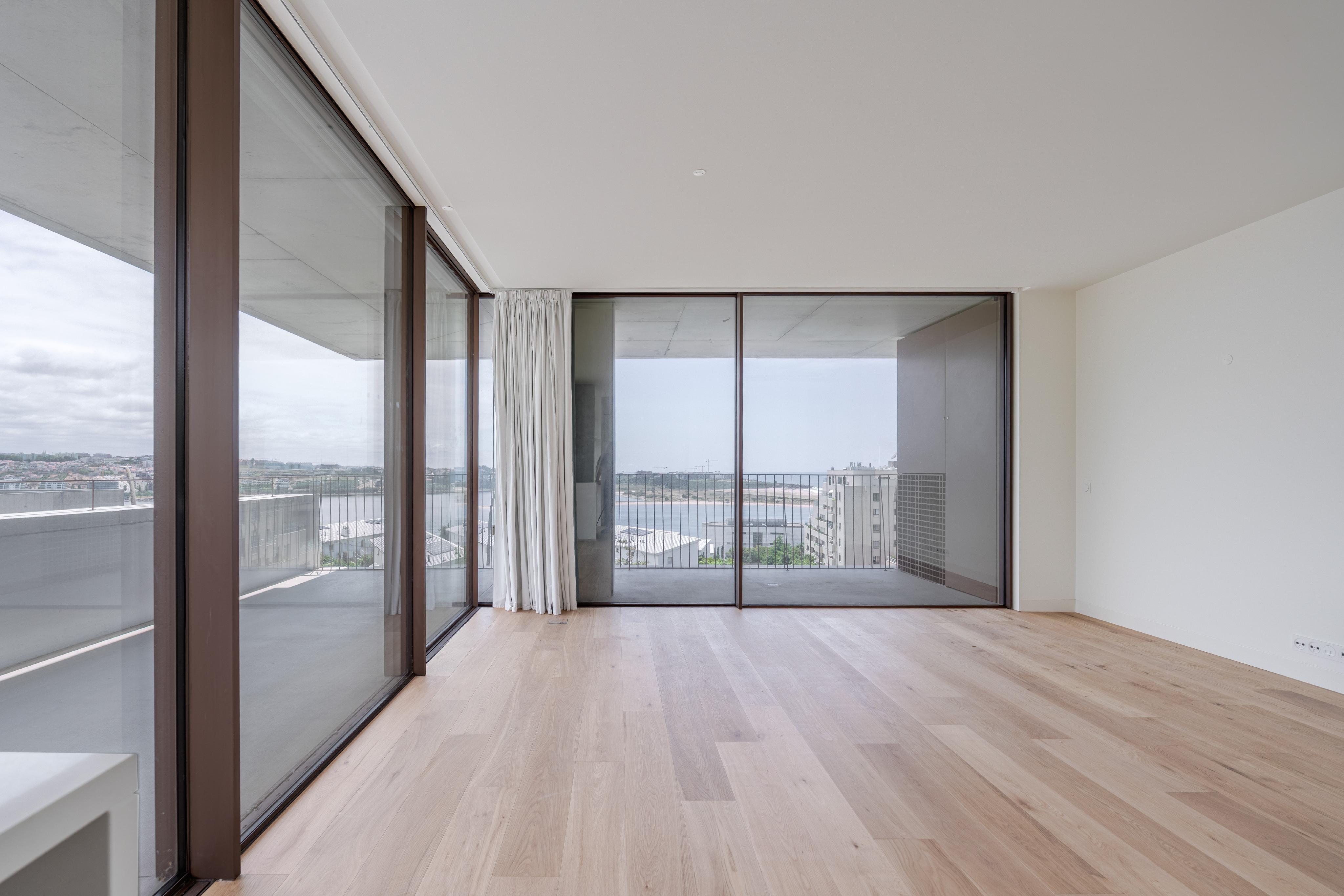 1 Bedroom Apartment in Miramar Tower