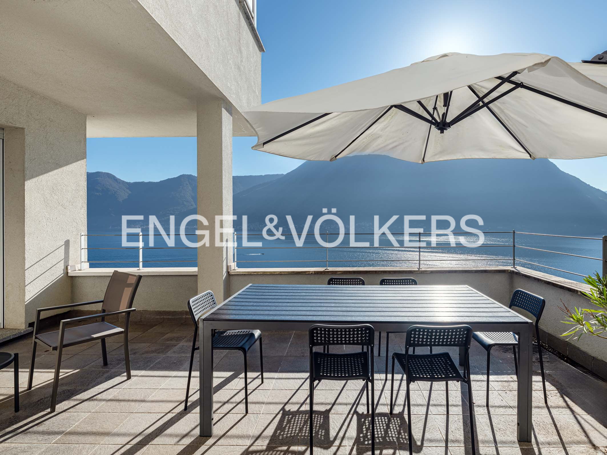 Apartment with stunning views of Lake Como