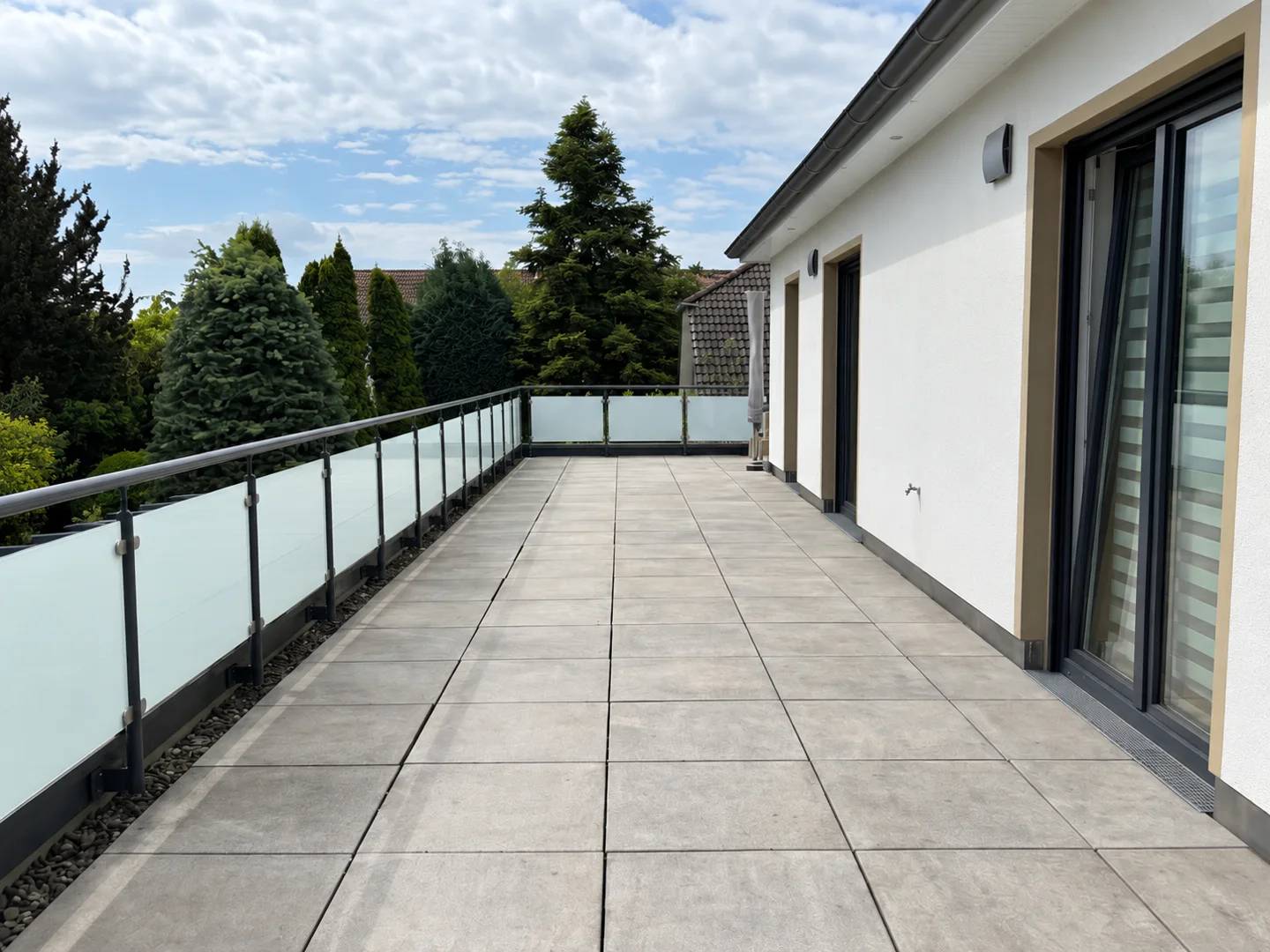 Moderne 4-Zimmer-Penthousewohnung mit großzügiger Terrasse in Arnum - Foto 4