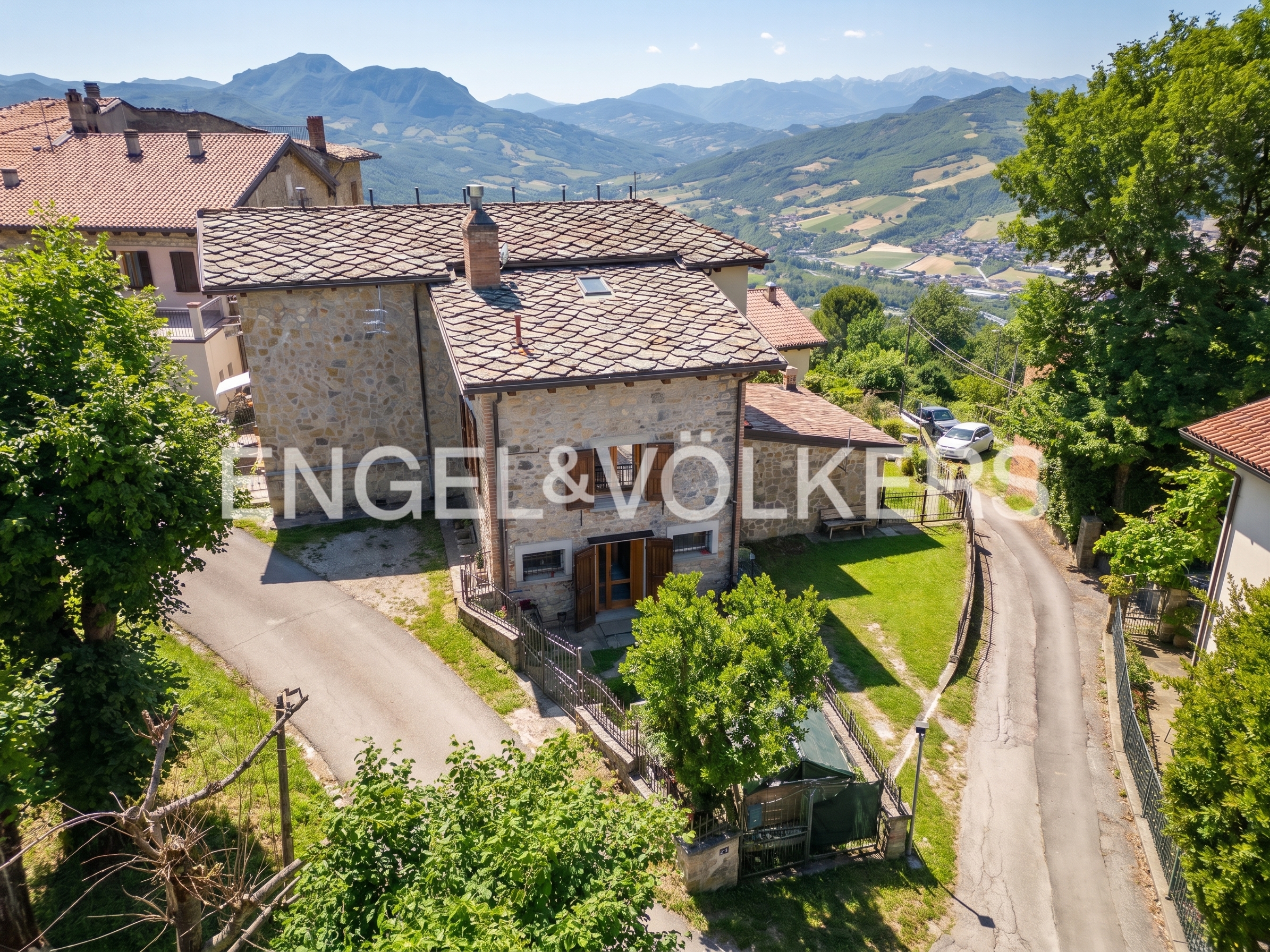 Apartment in a detached villa with a garden and views of the Emilia hills