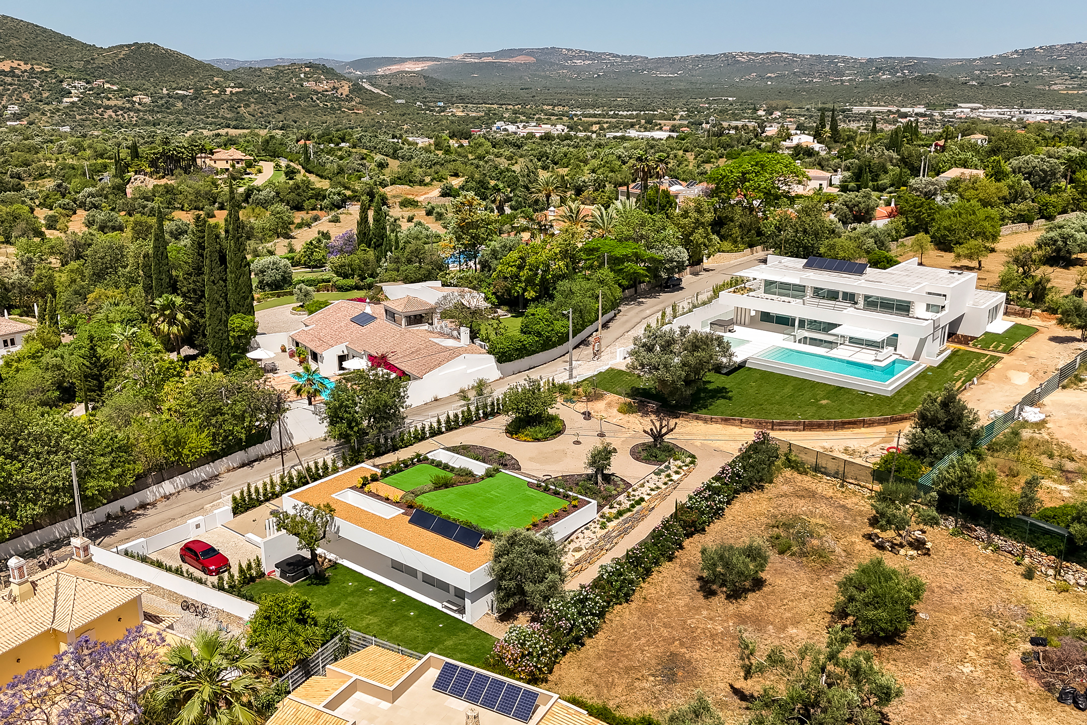Exceptional Contemporary Estate with Two Independent Residences in the Heart of Vale Formoso