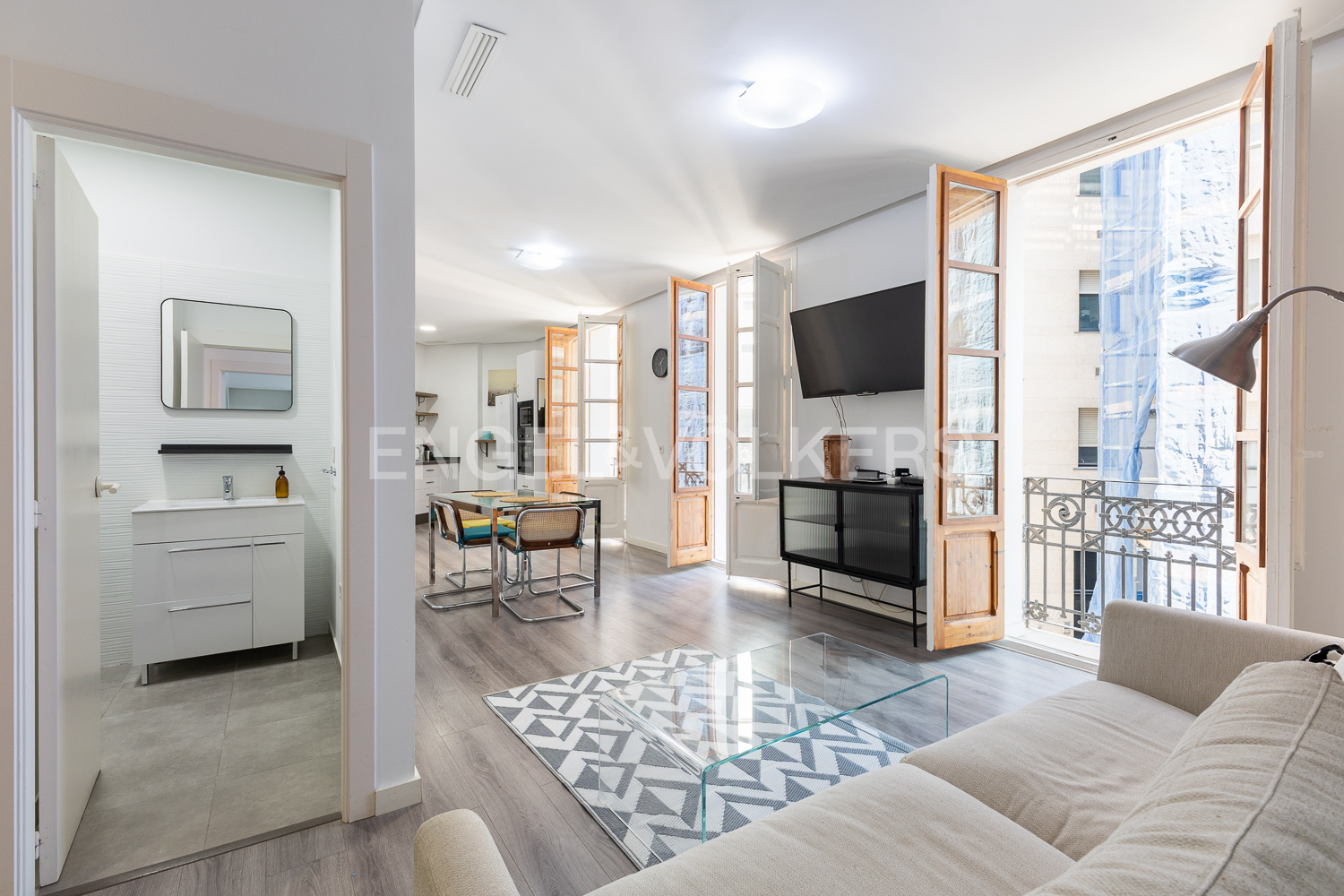 Modern apartment next to "Plaza de la Virgen"