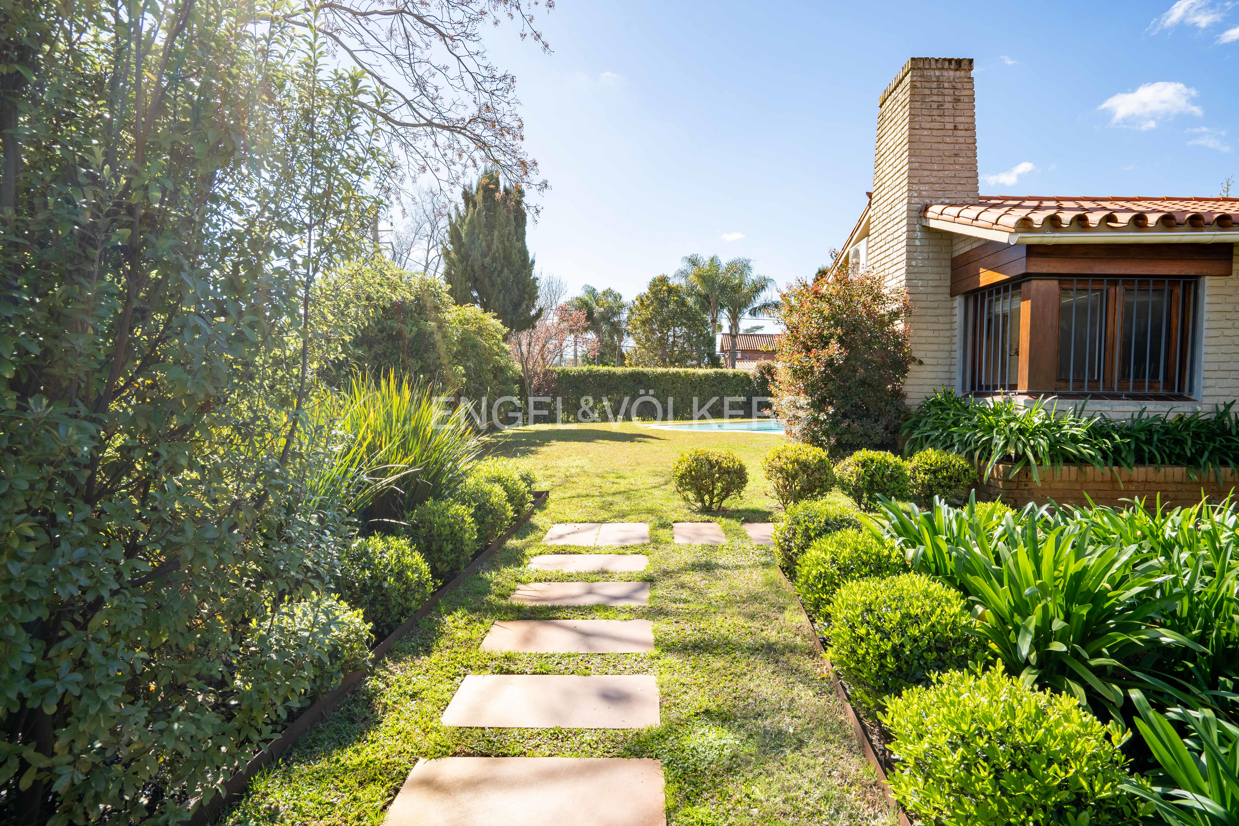Exceptional house with pool for rent in South Carrasco