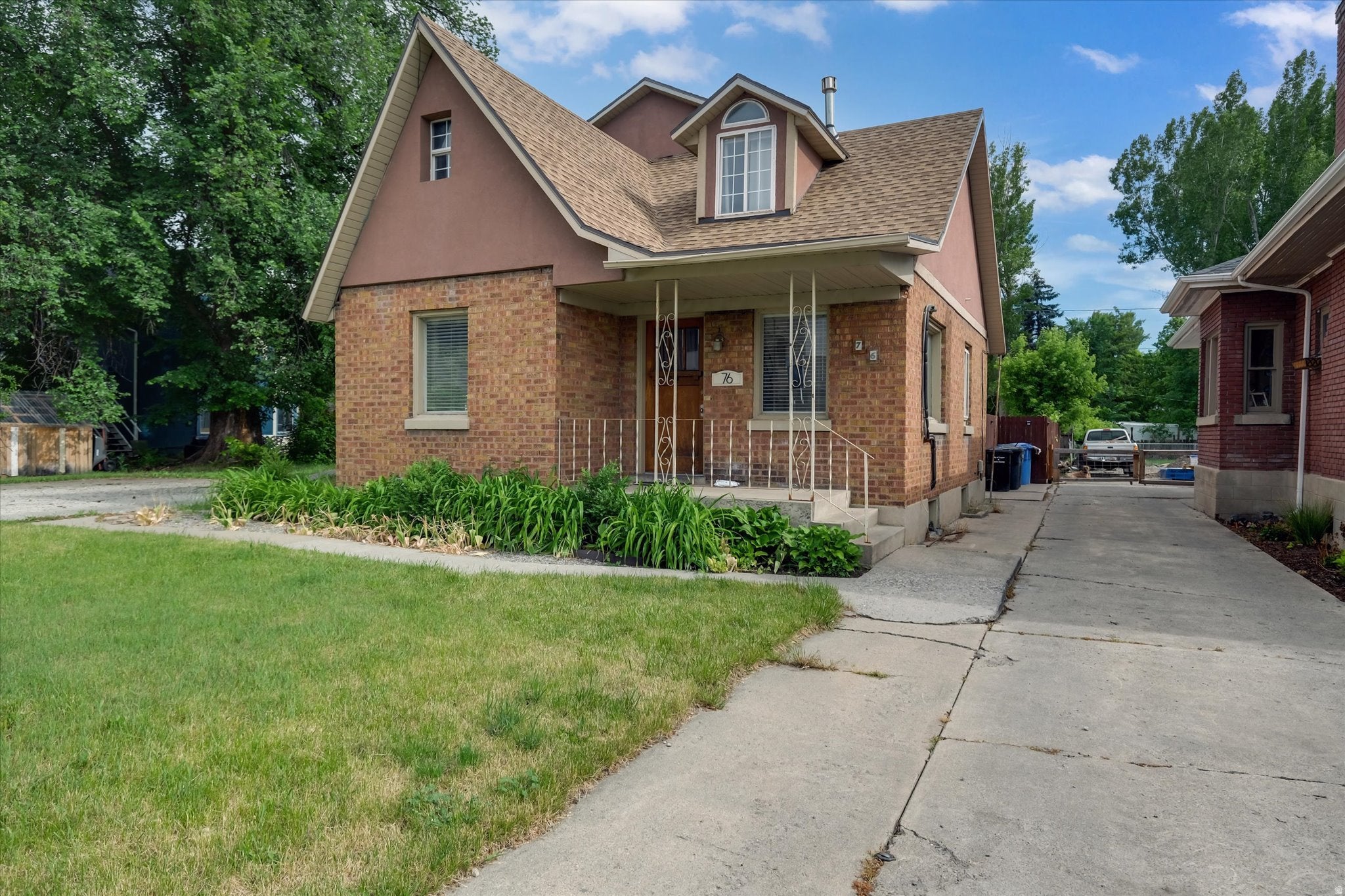 Charming Bungalow In Downtown Logan