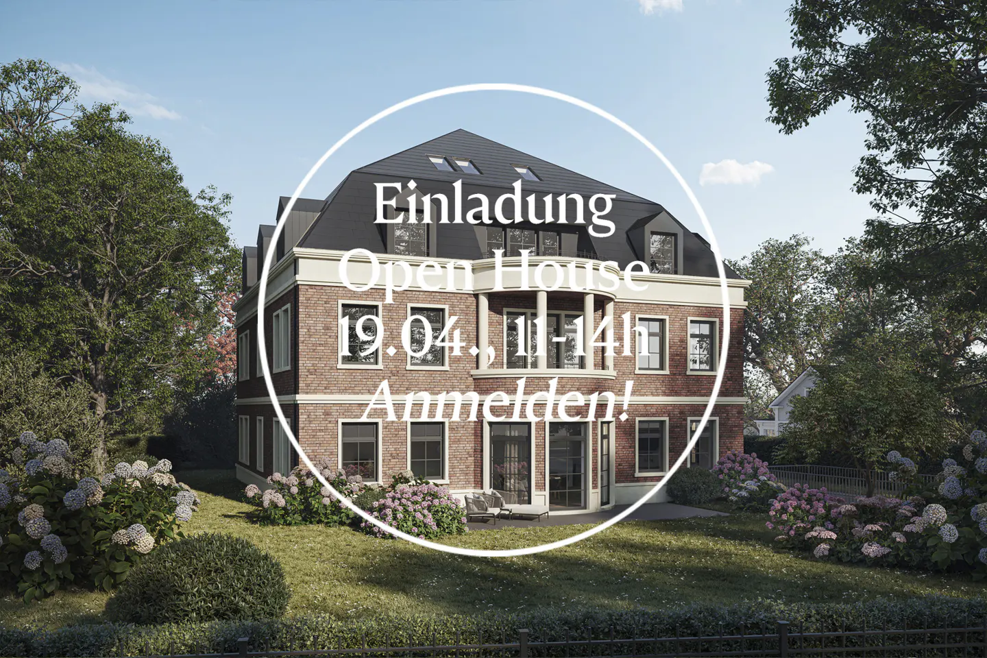 Open house invitation for a brick house with black roof, surrounded by green trees and pink flowers. Text overlay in German.