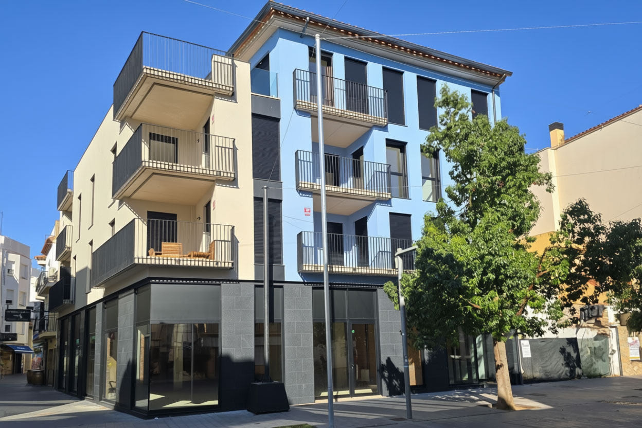 Apartamento de obra nuevo en el centro de Roses