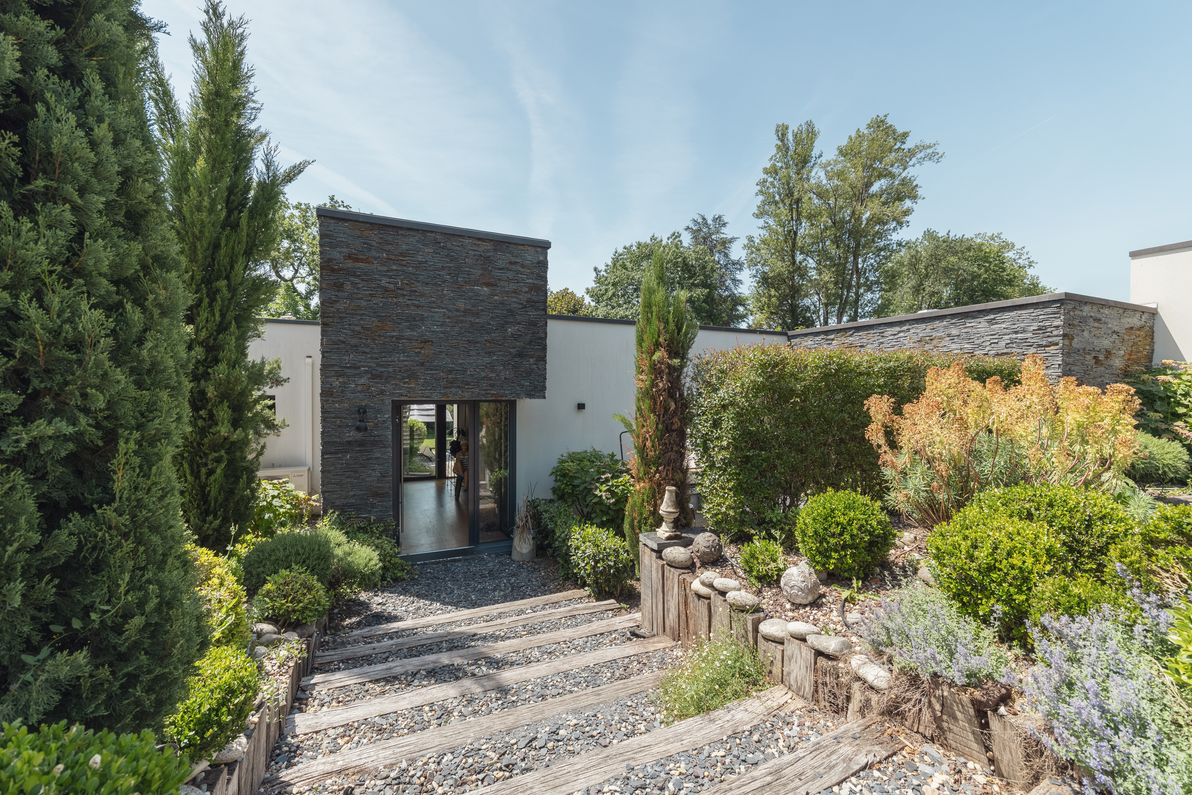 Artigues-près-Bordeaux — Villa d'architecte contemporaine, 192 m², parc paysagé de 1 761 m², piscine
