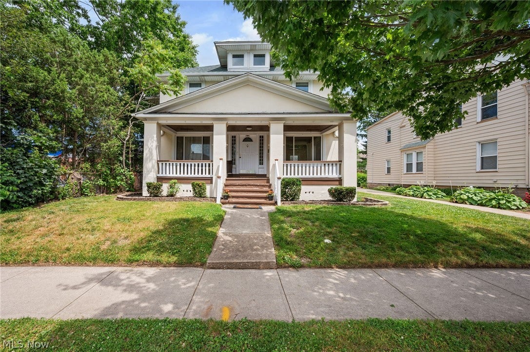 Side-by-side Duplex in Heart of Lakewood
