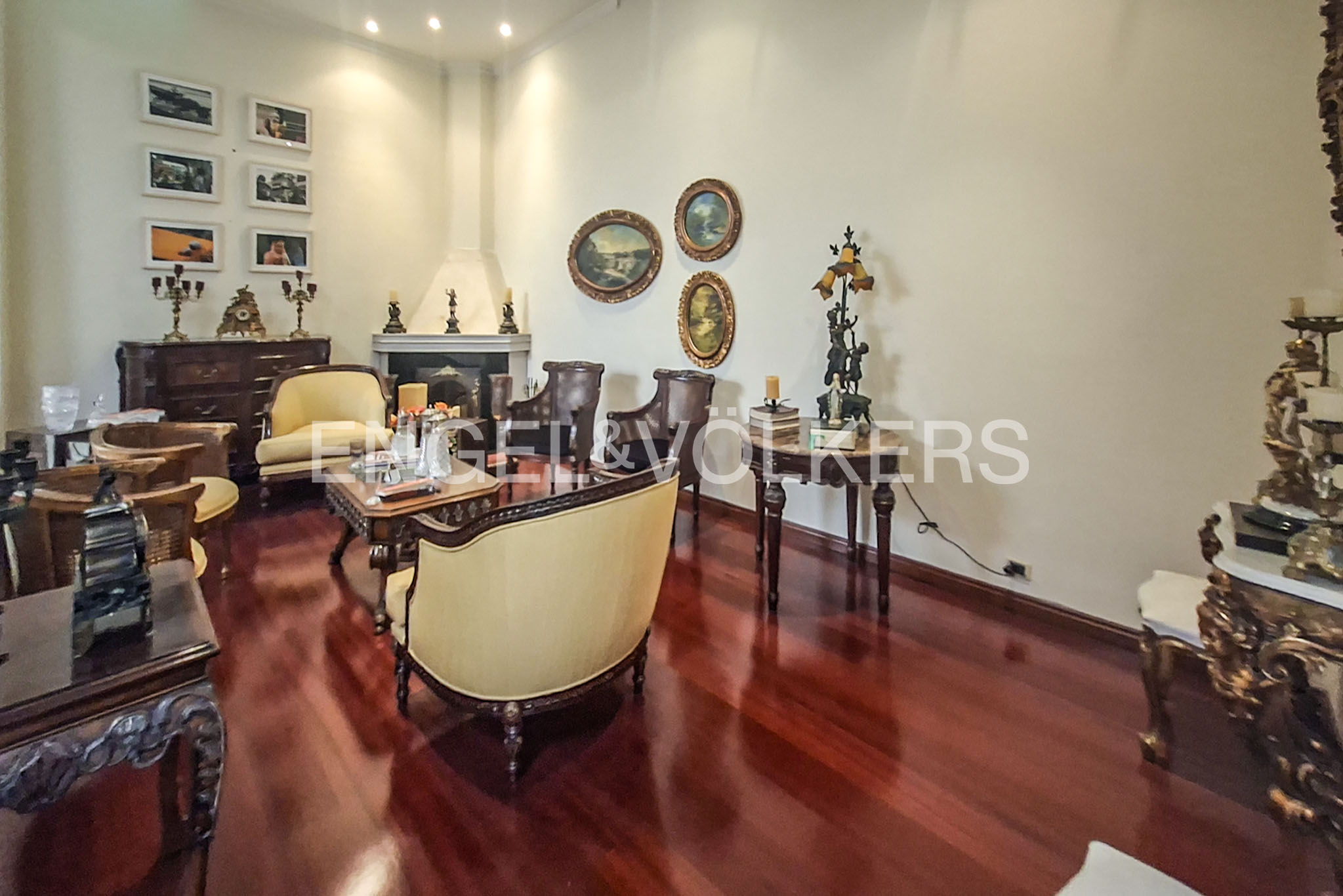 Casa amoblada con terraza para arriendo en Santa Paula