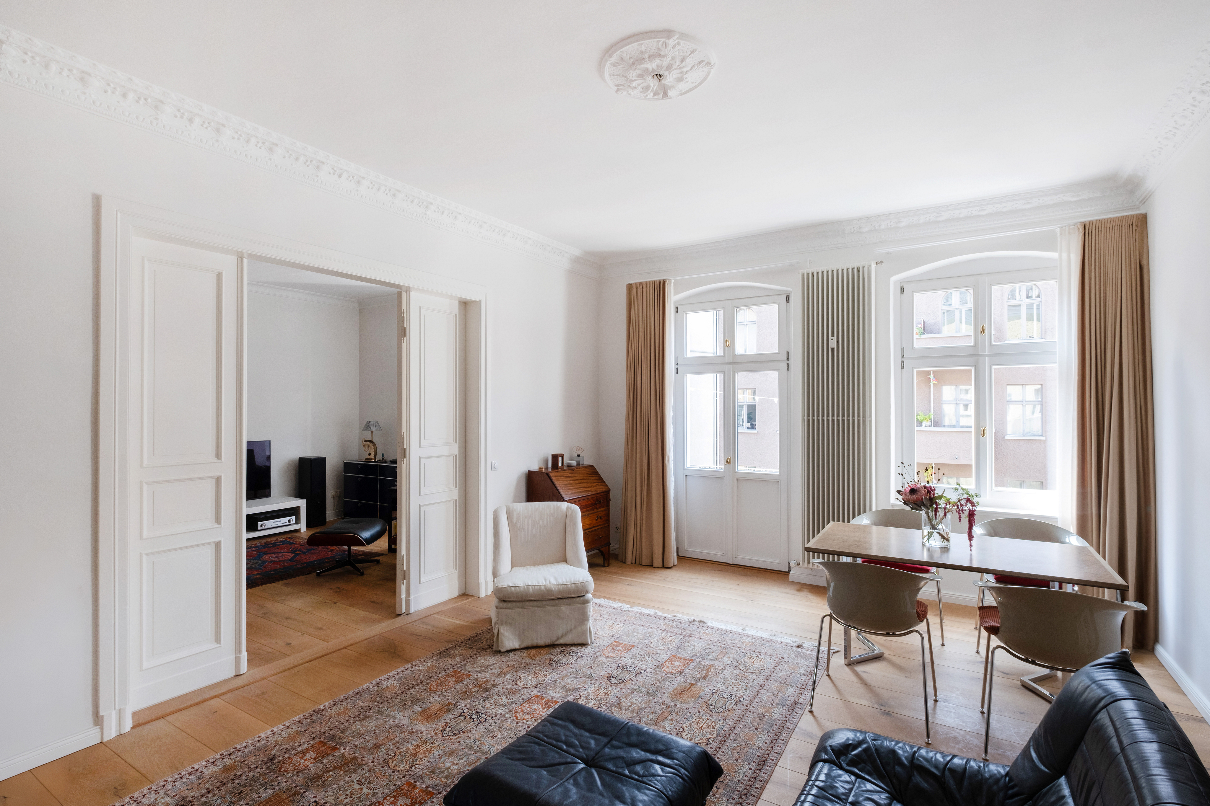 Elegant historic charm in the heart of Oranienburger Vorstadt